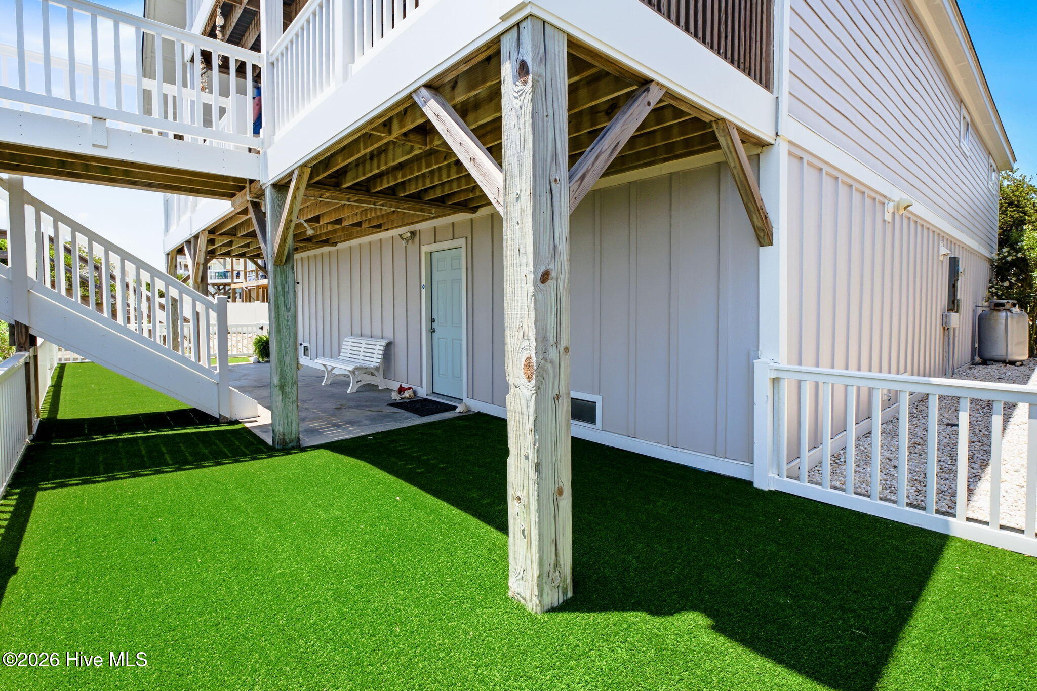 177 Ocean Boulevard W