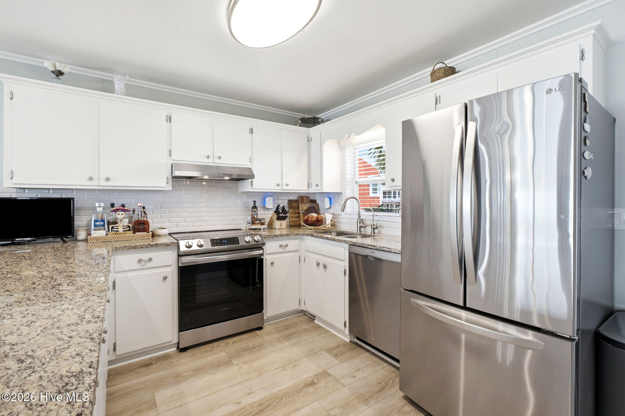 177 Ocean Boulevard W