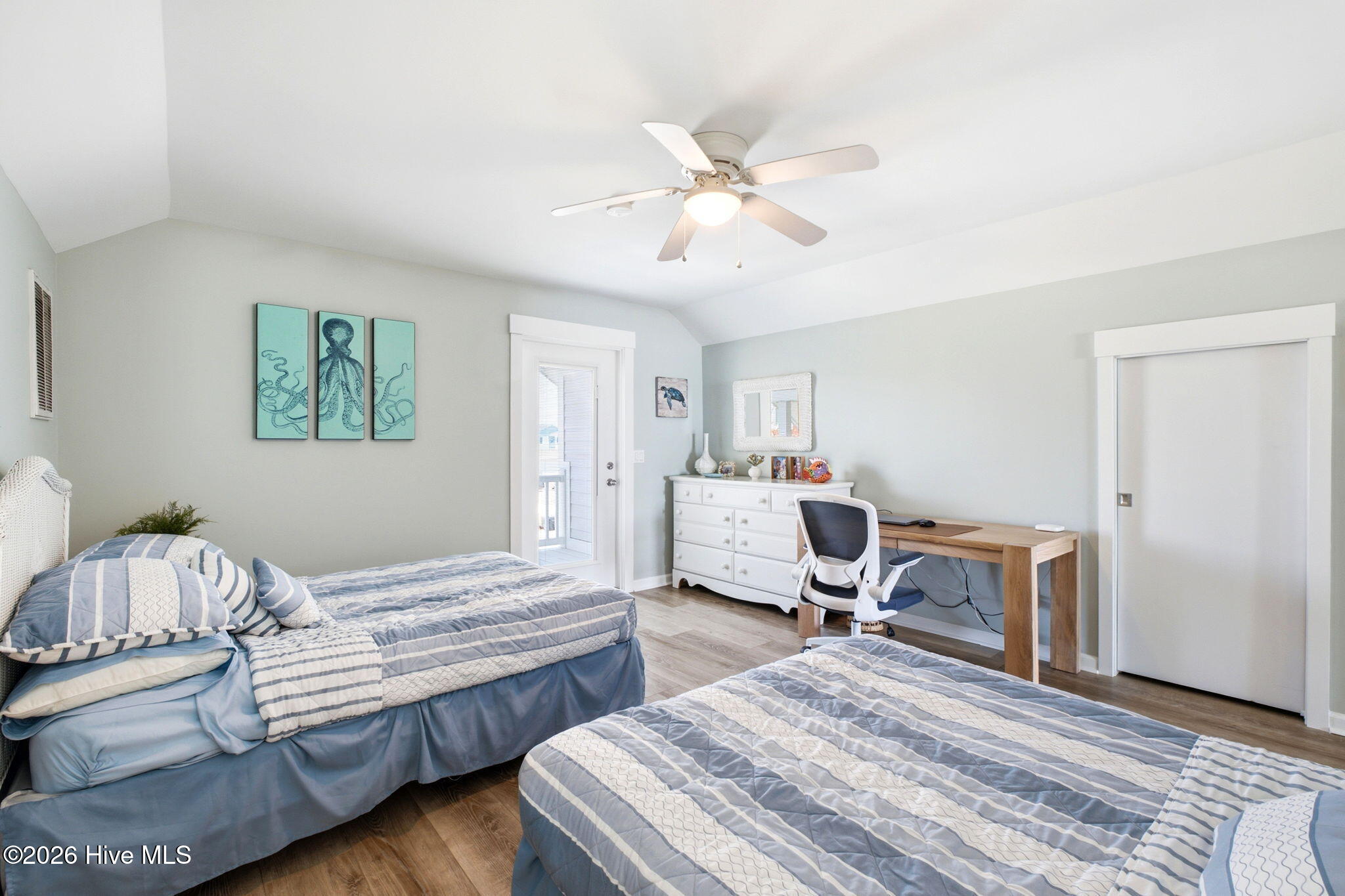 177 Ocean Boulevard W