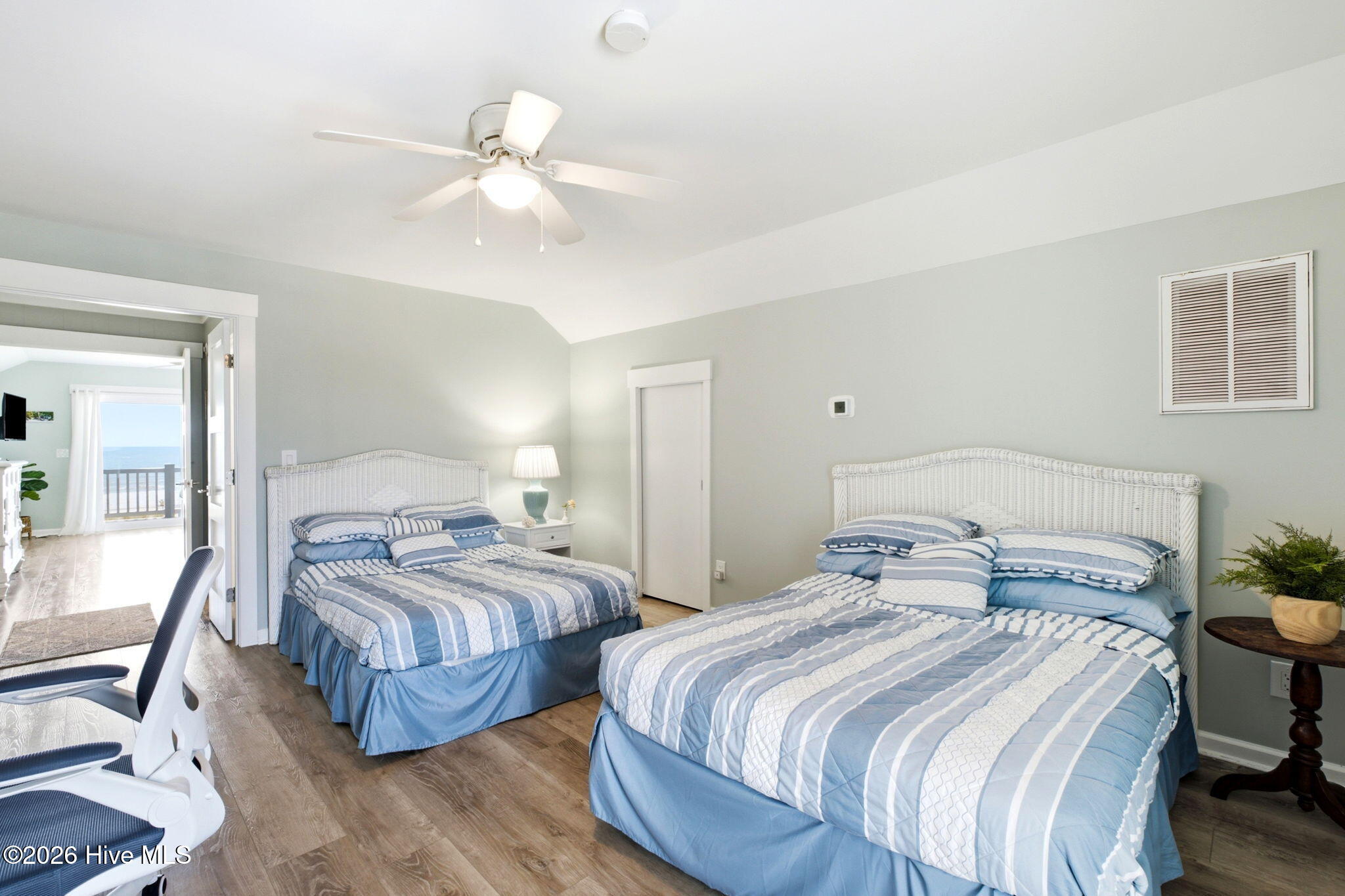 177 Ocean Boulevard W