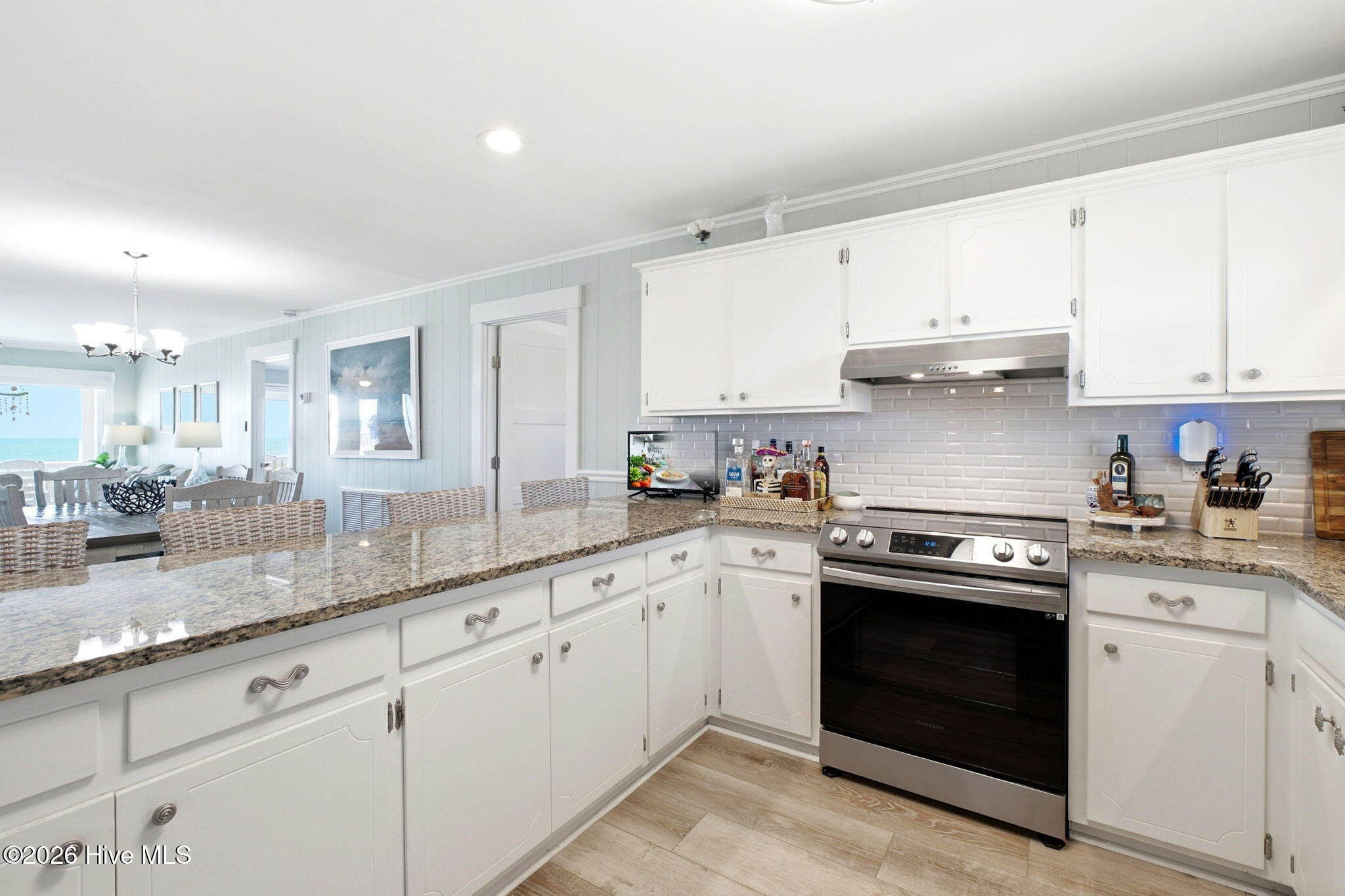 177 Ocean Boulevard W