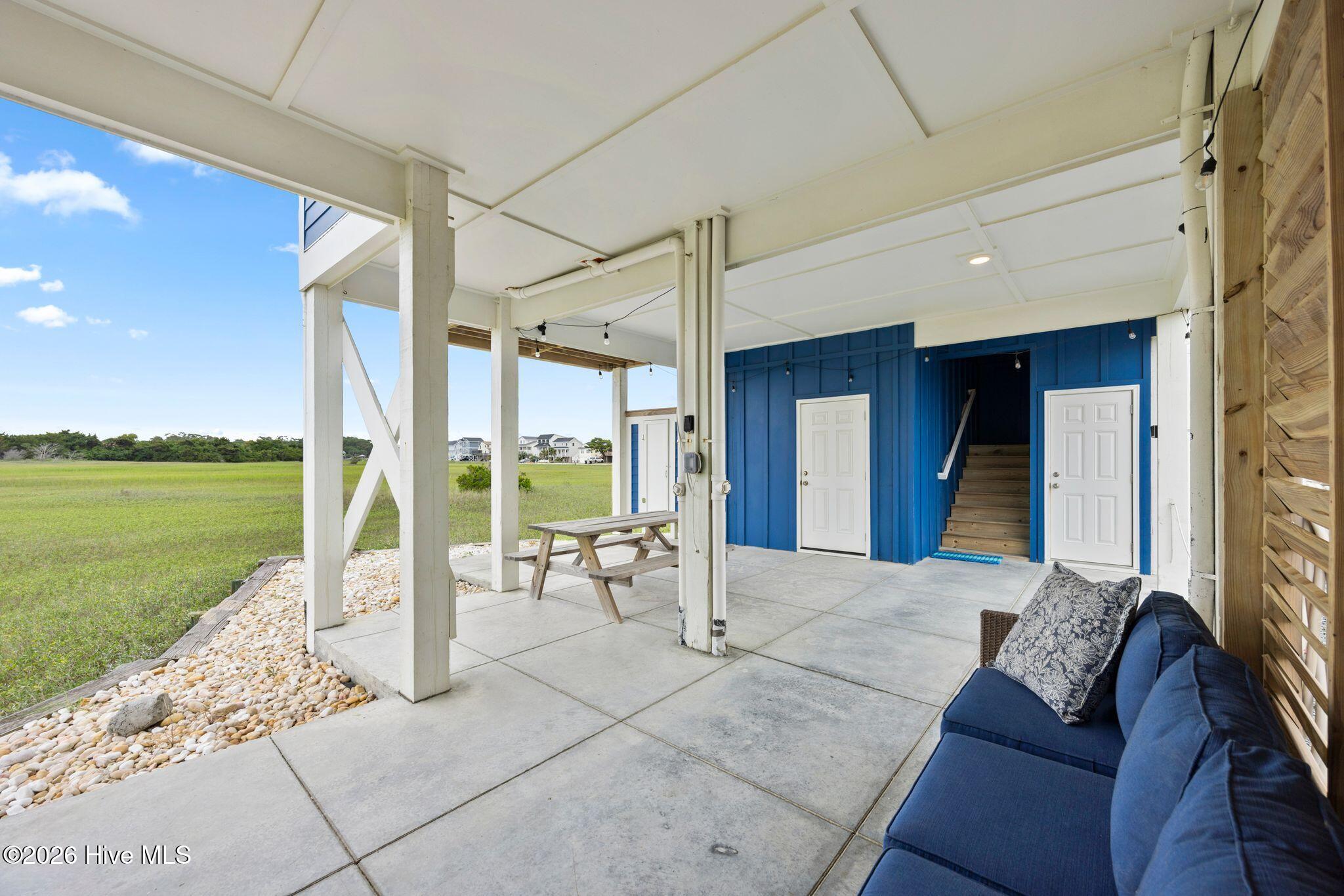 494 Ocean Boulevard W