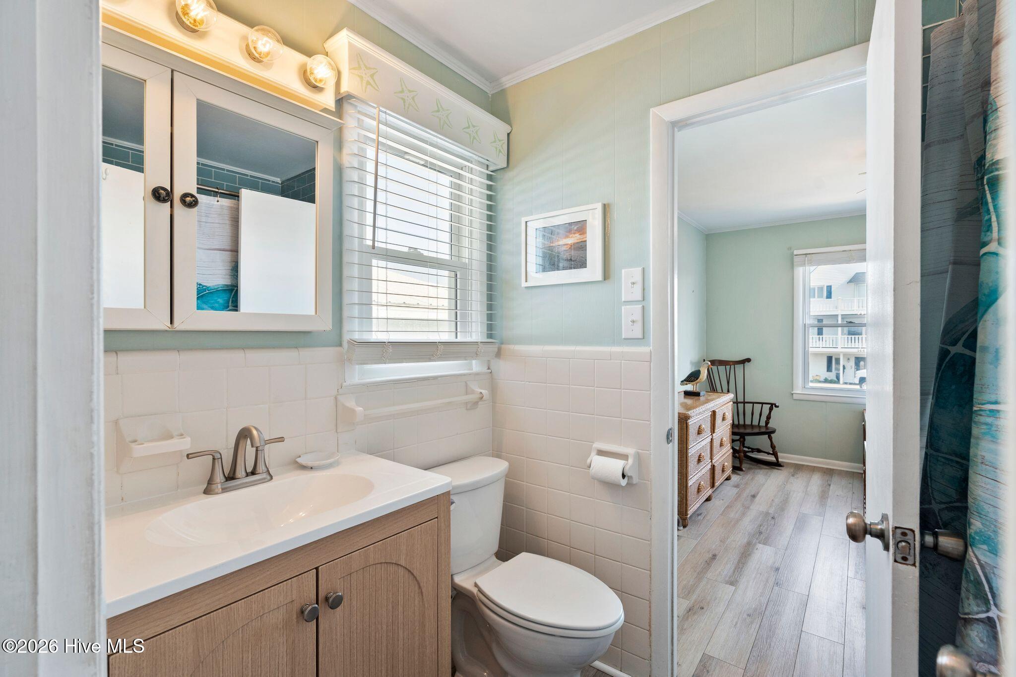 145 Ocean Boulevard W