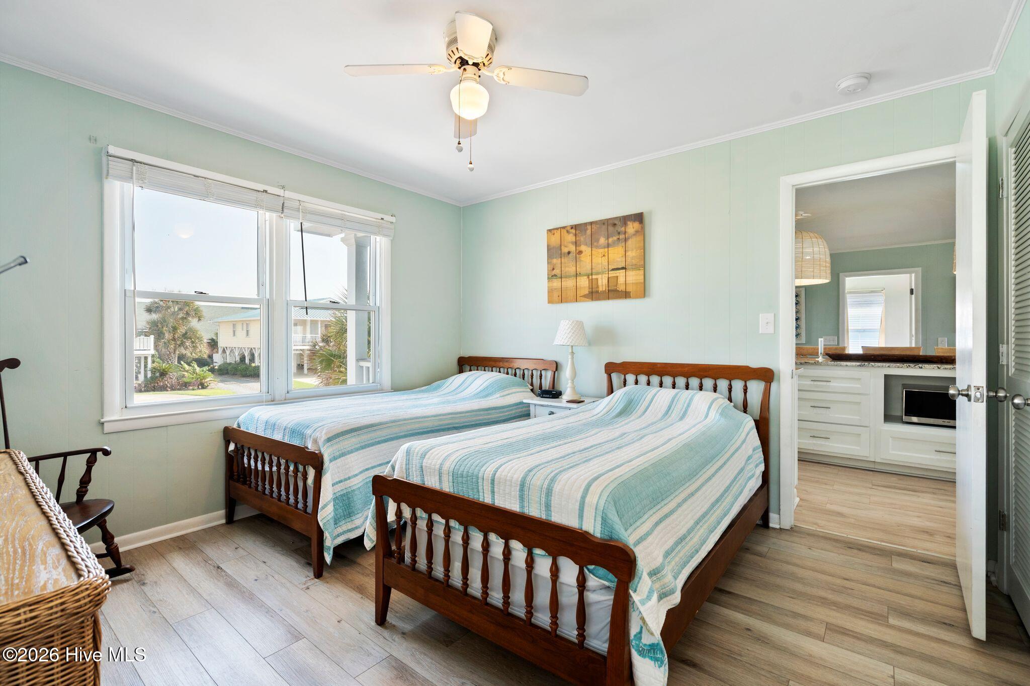 145 Ocean Boulevard W