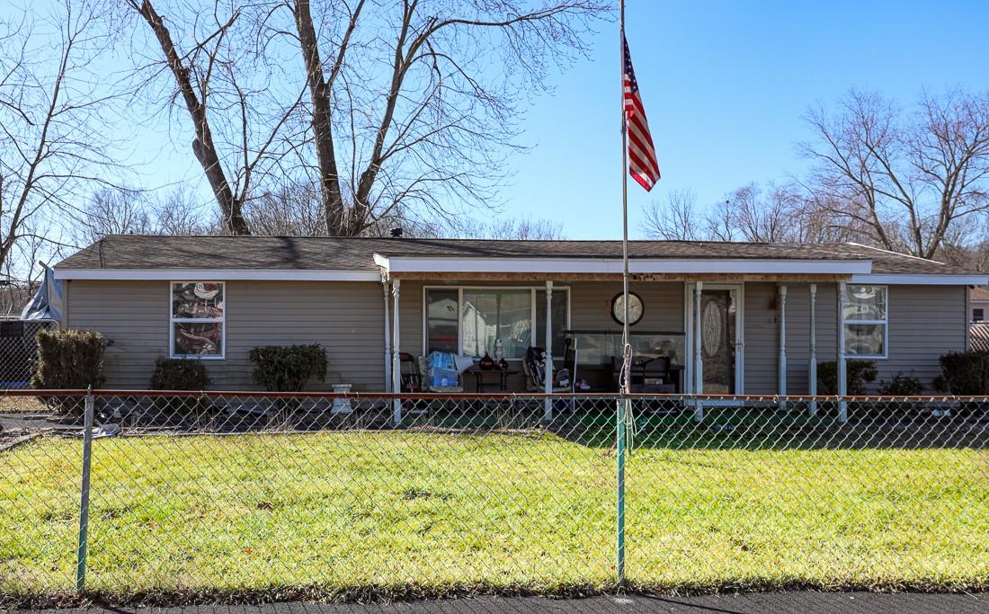 18 Center Road