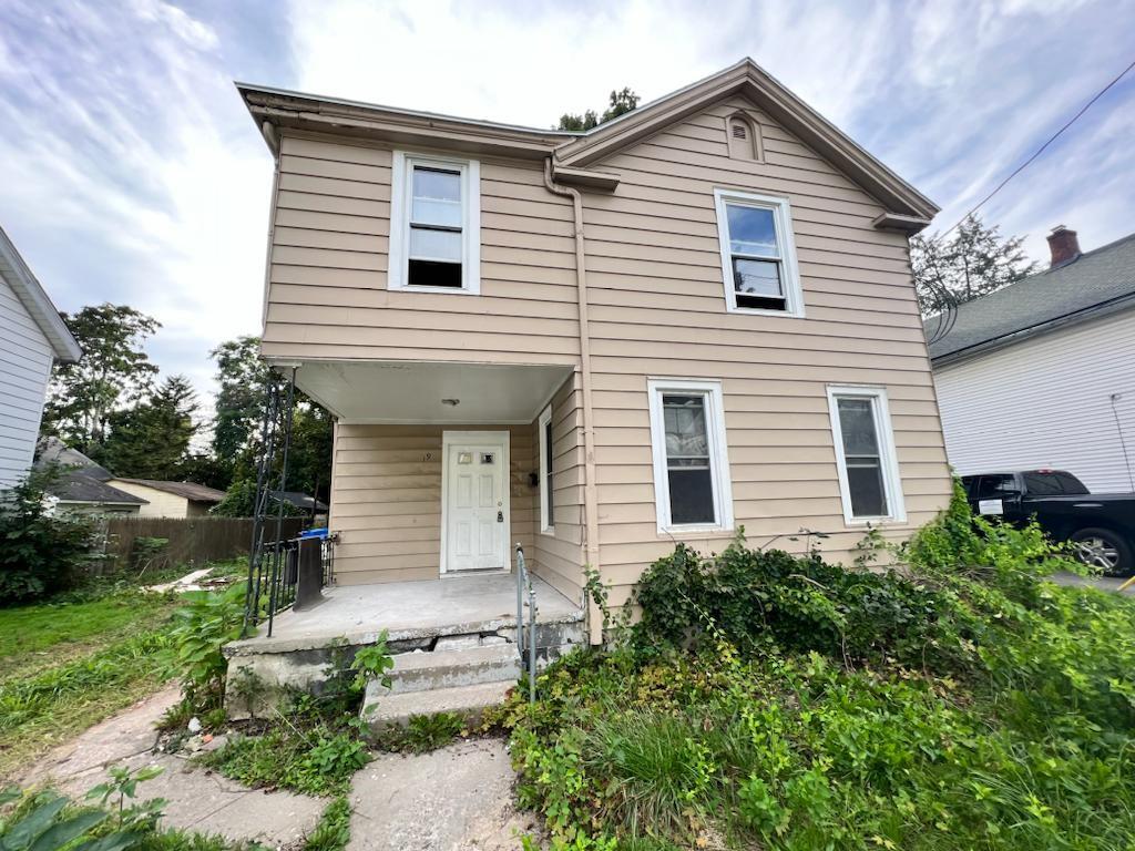 19 Oak Street