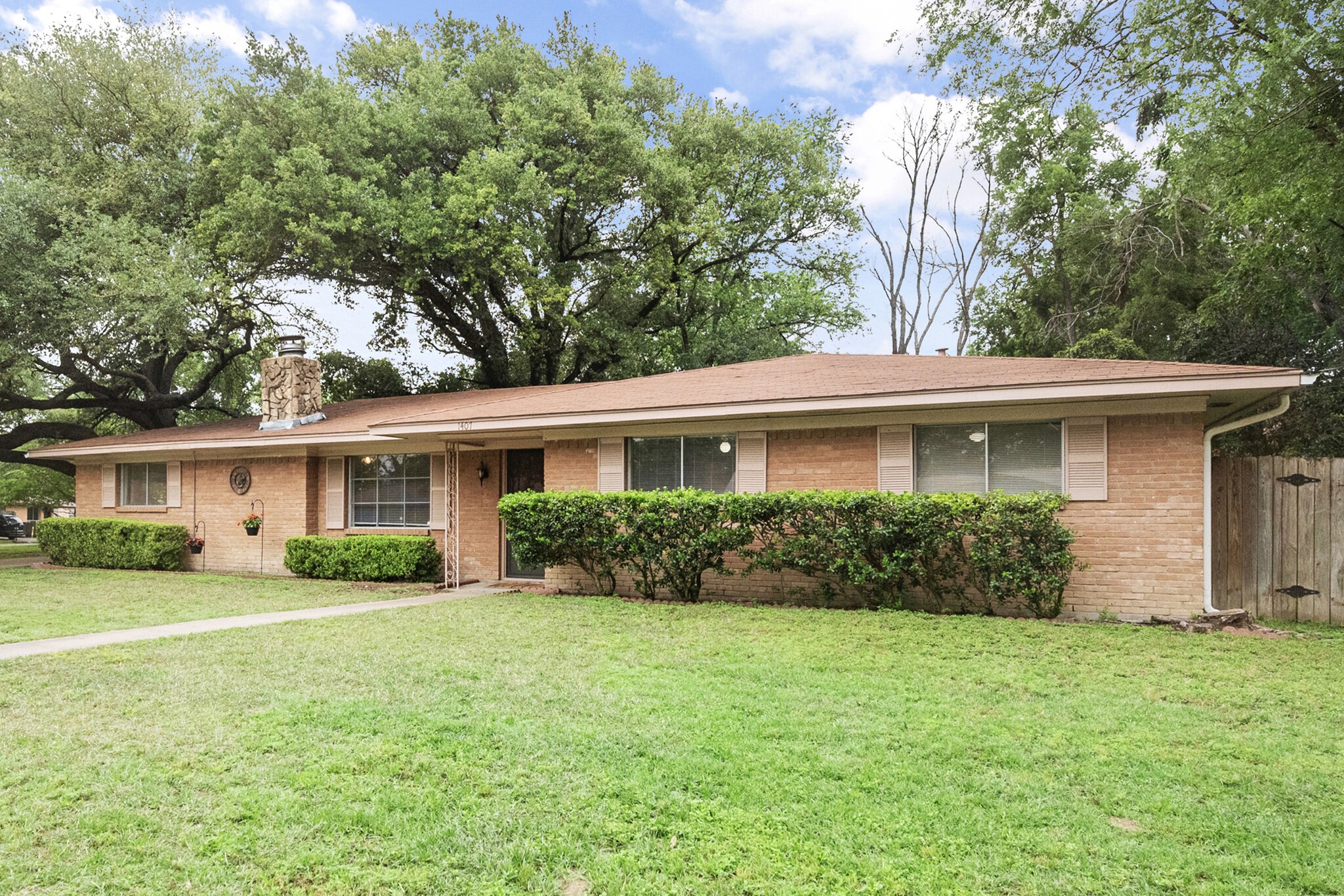 1407 Mockingbird Lane