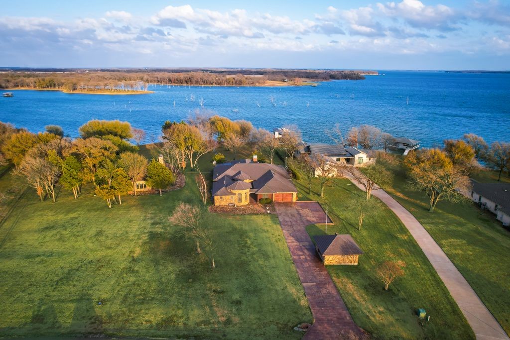 315 Tonkawa Trail
