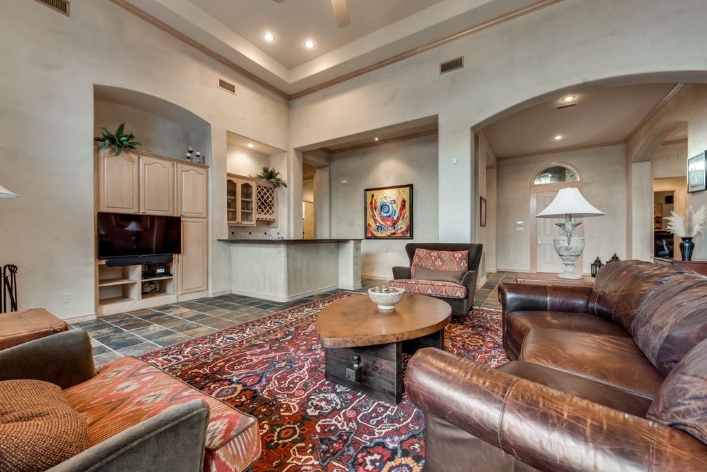 315 Tonkawa Trail