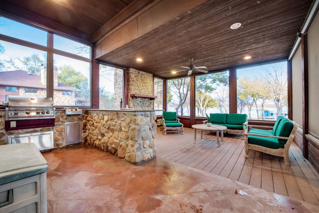 315 Tonkawa Trail