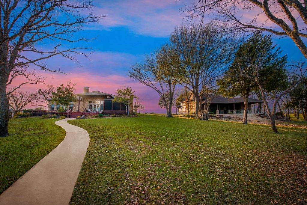 315 Tonkawa Trail