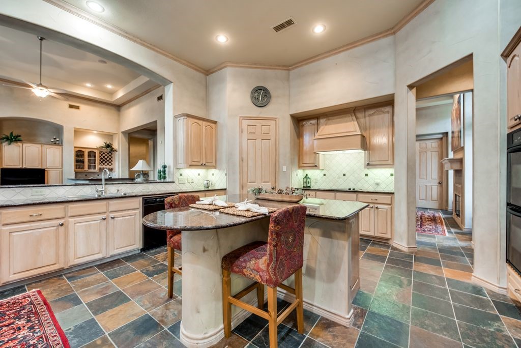 315 Tonkawa Trail