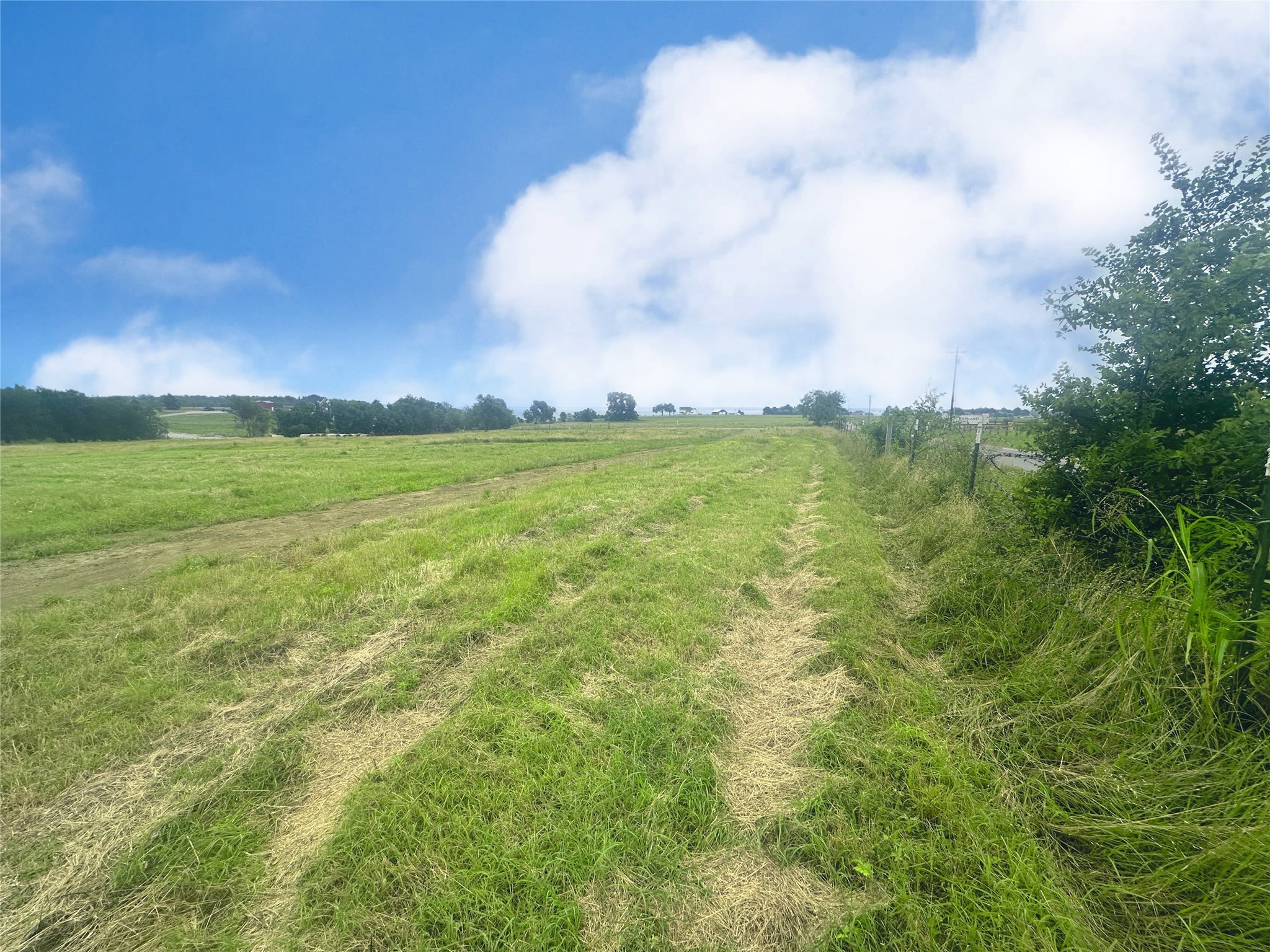 Lot 10 SE CR 2220