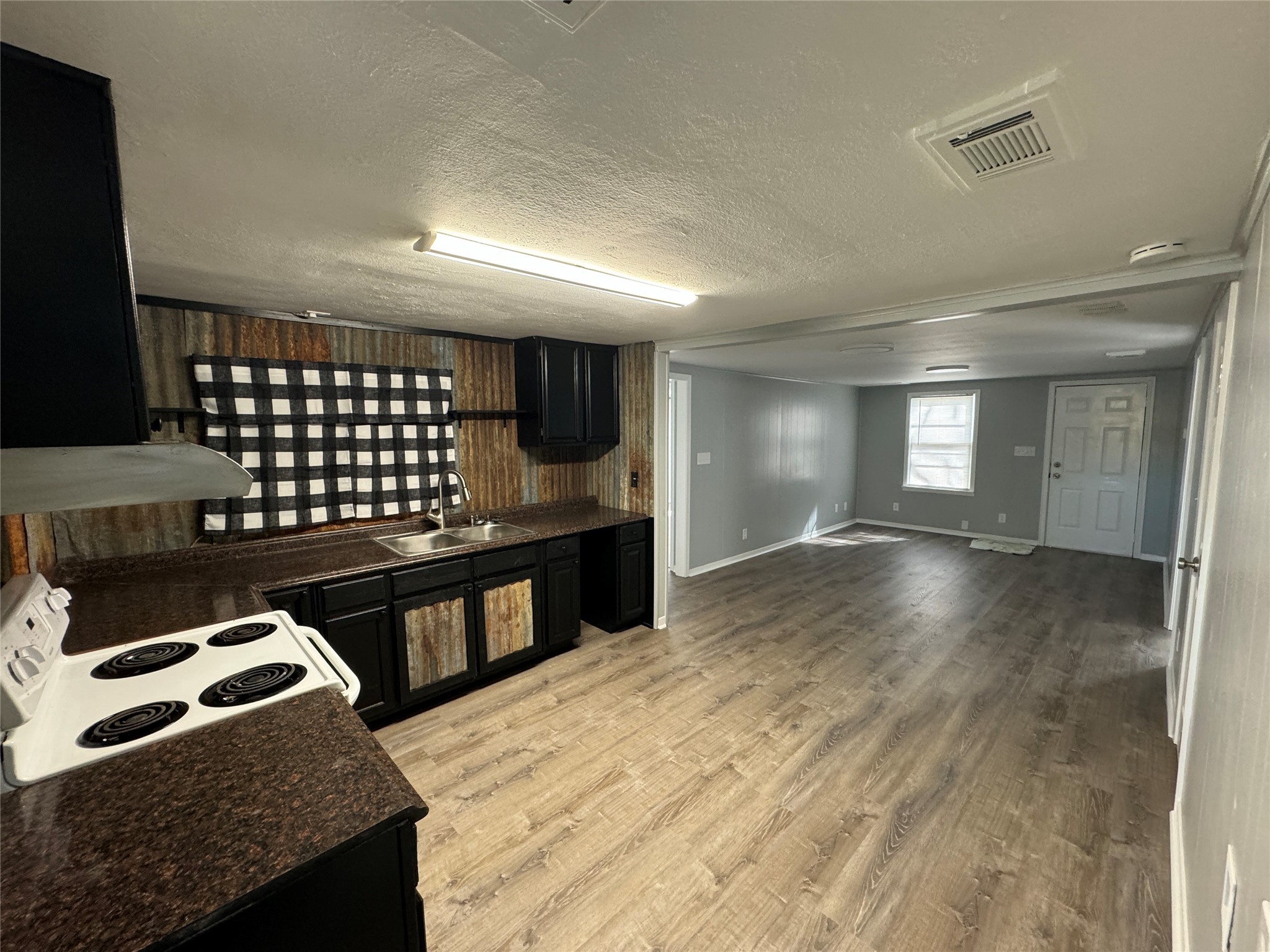 4741 W Business 31