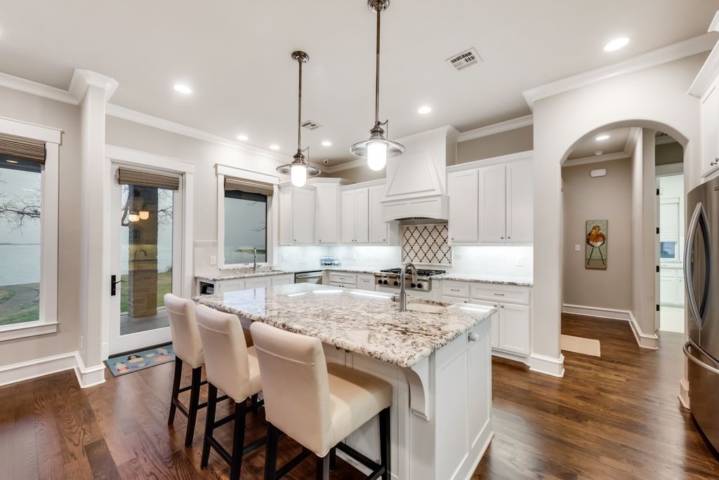 121 Moonlight Point