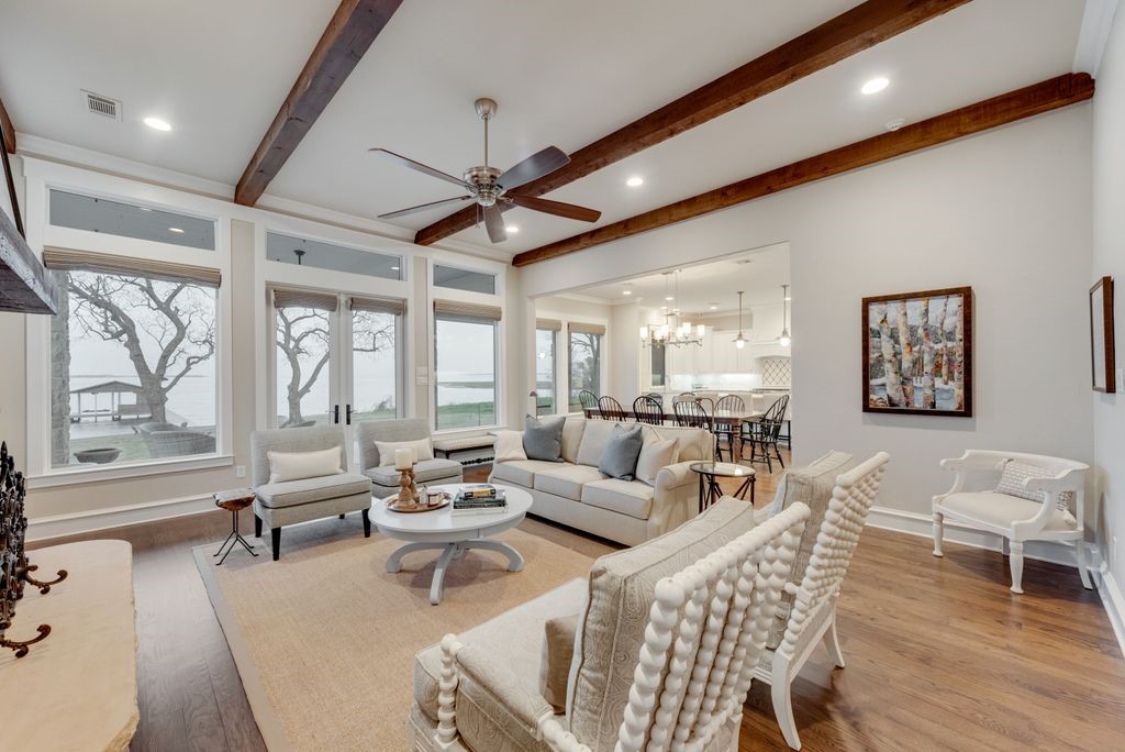 121 Moonlight Point