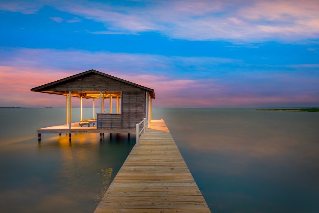 121 Moonlight Point