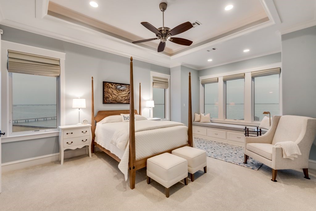 121 Moonlight Point