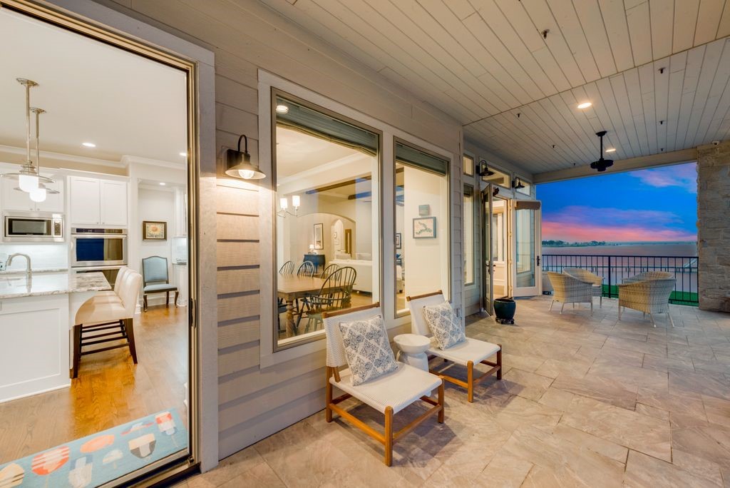 121 Moonlight Point