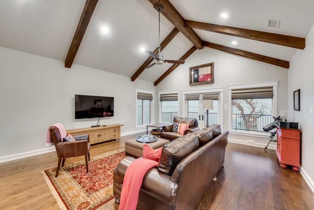 121 Moonlight Point