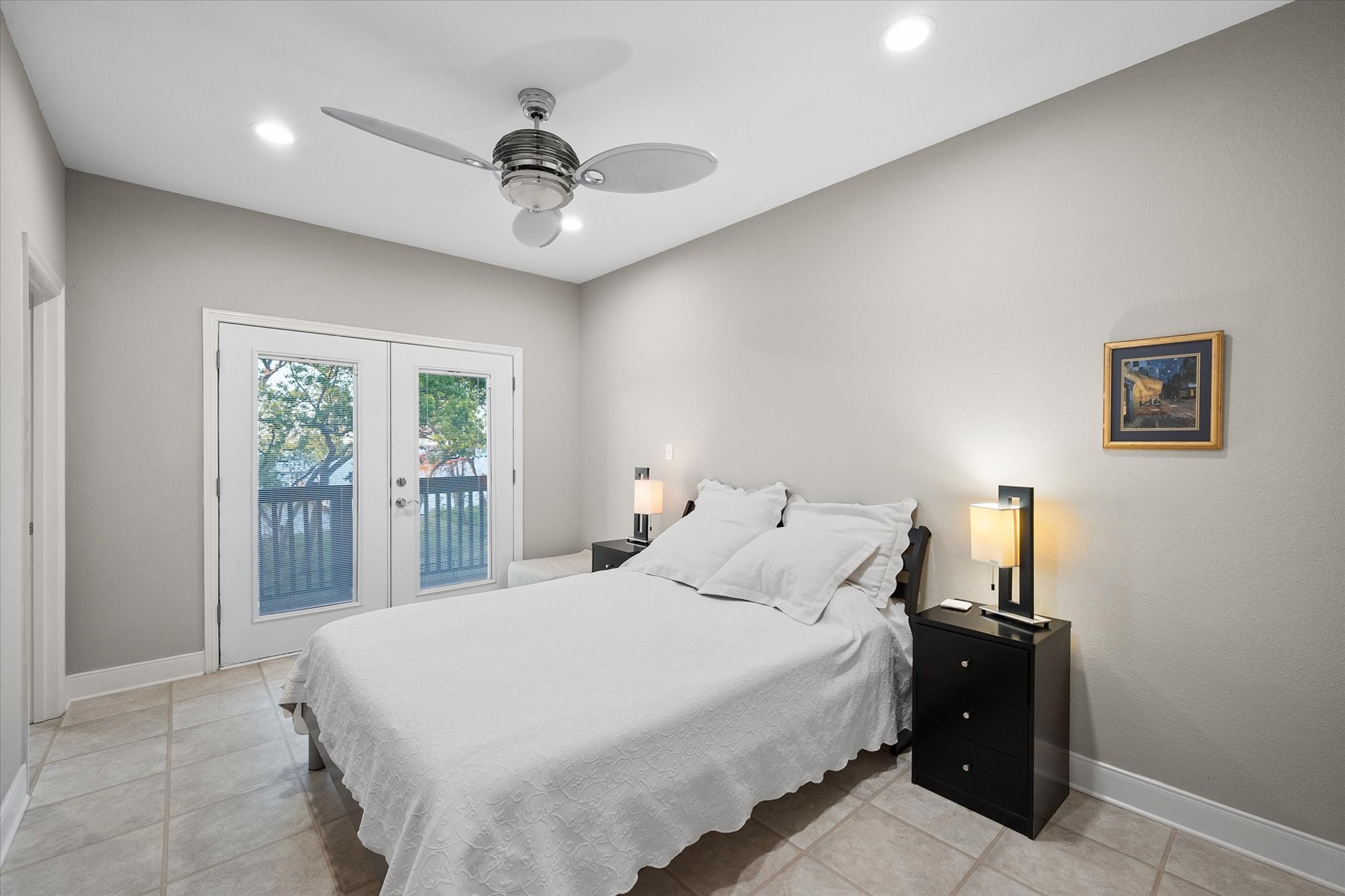 1118 The Shores Drive