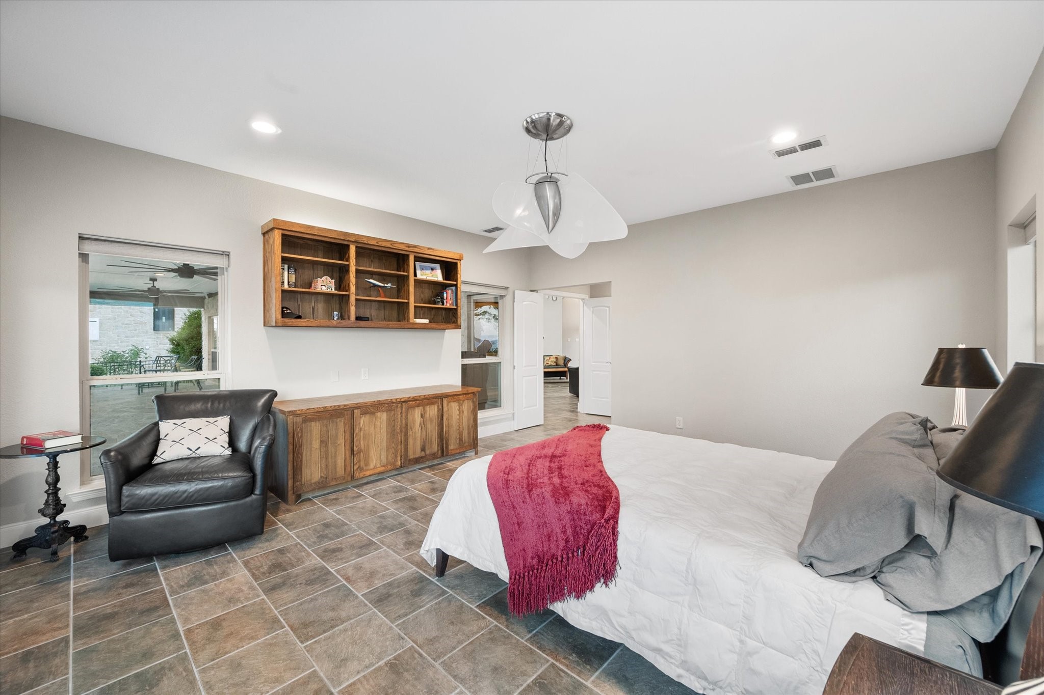 1118 The Shores Drive