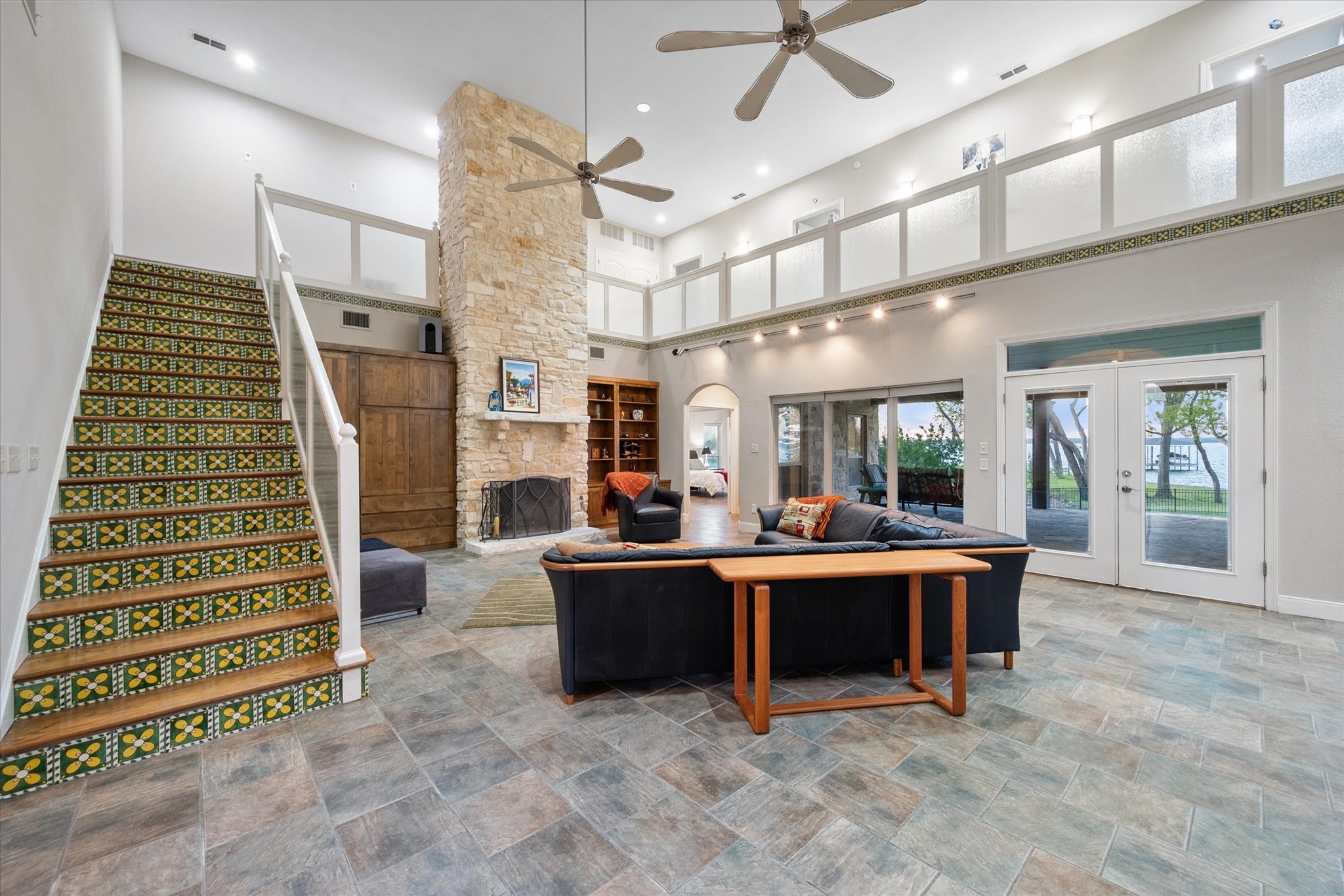 1118 The Shores Drive