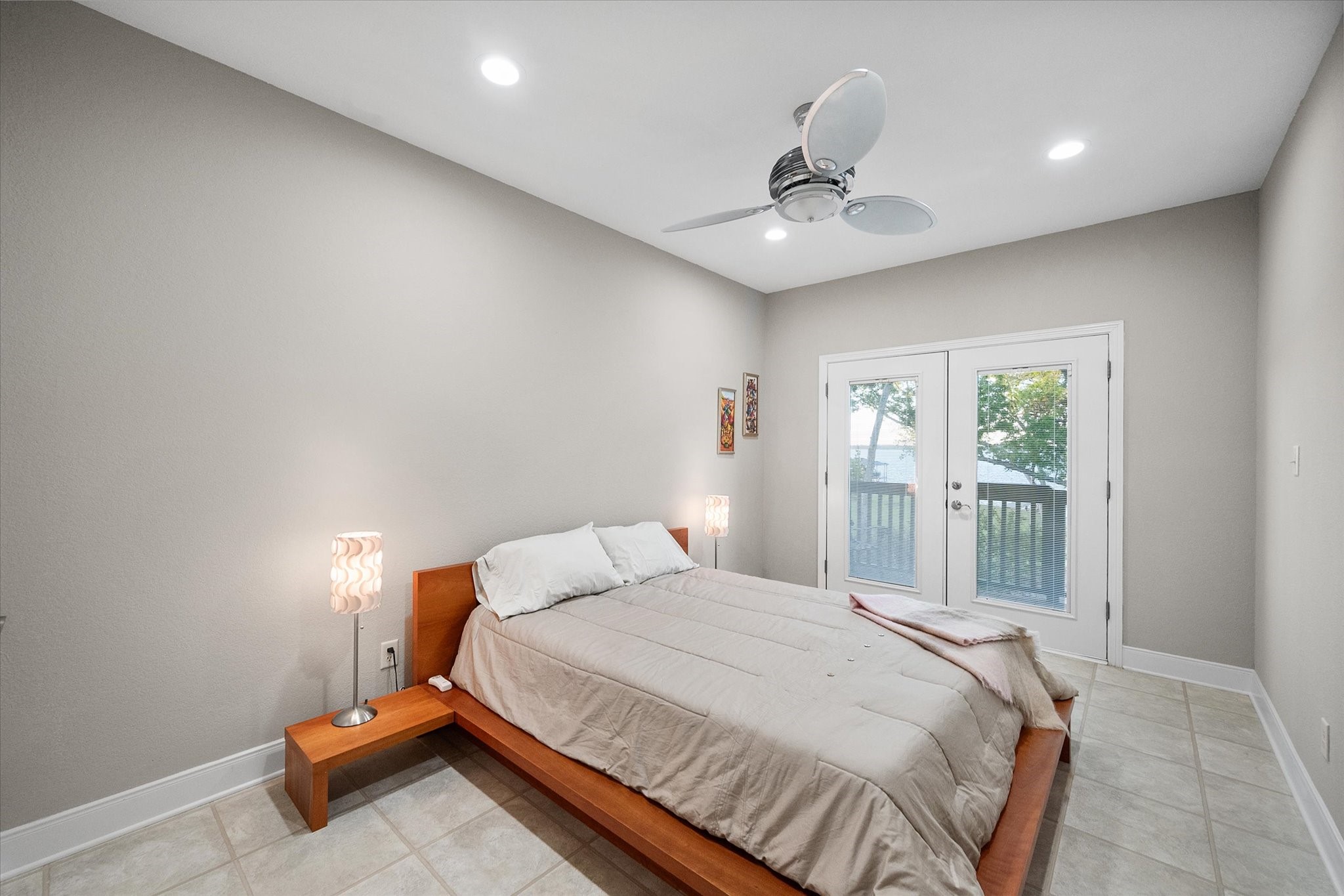 1118 The Shores Drive