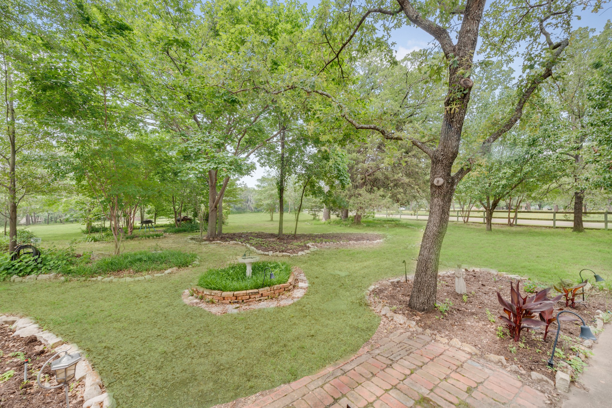 402 Hidden Oaks Lane