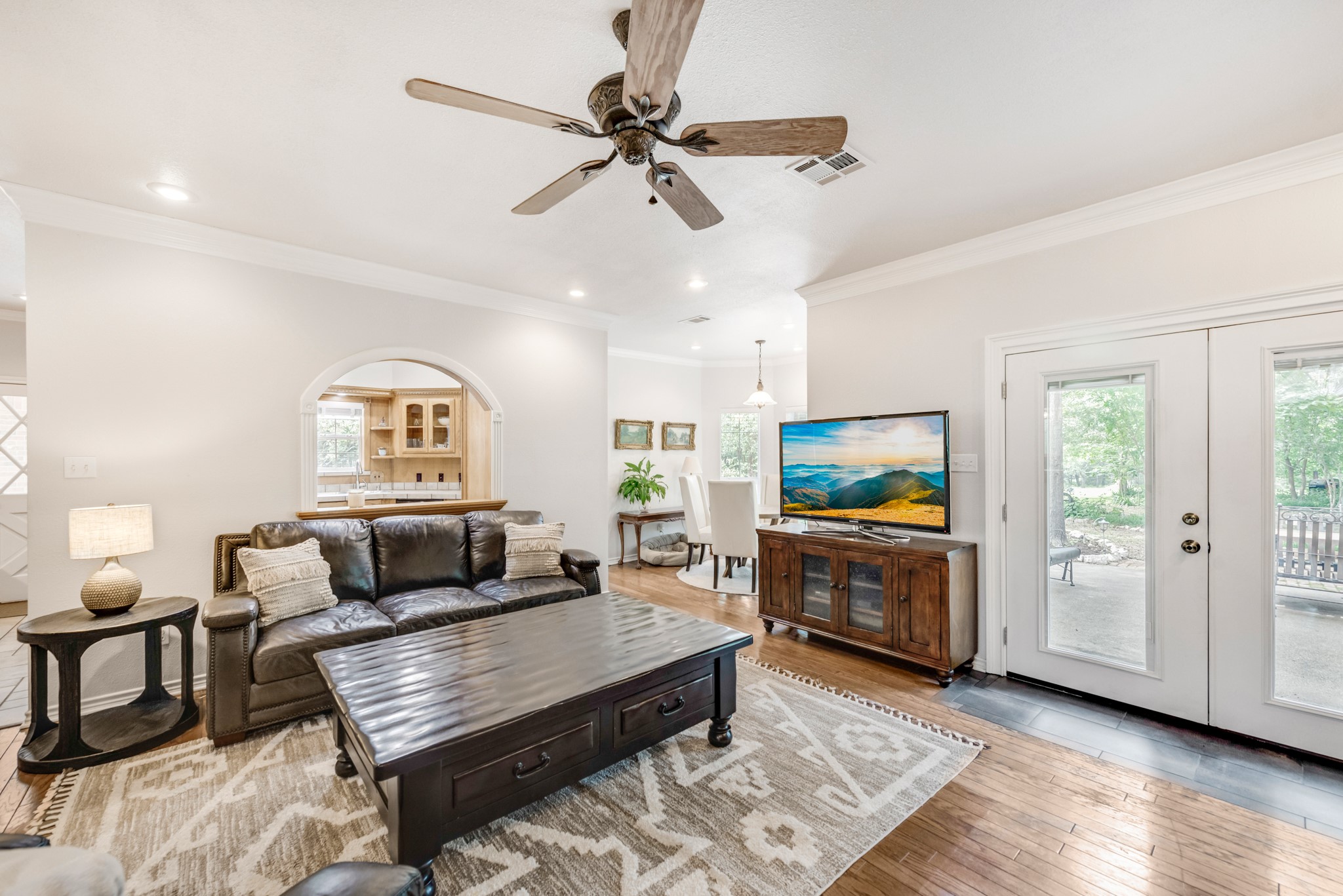 402 Hidden Oaks Lane