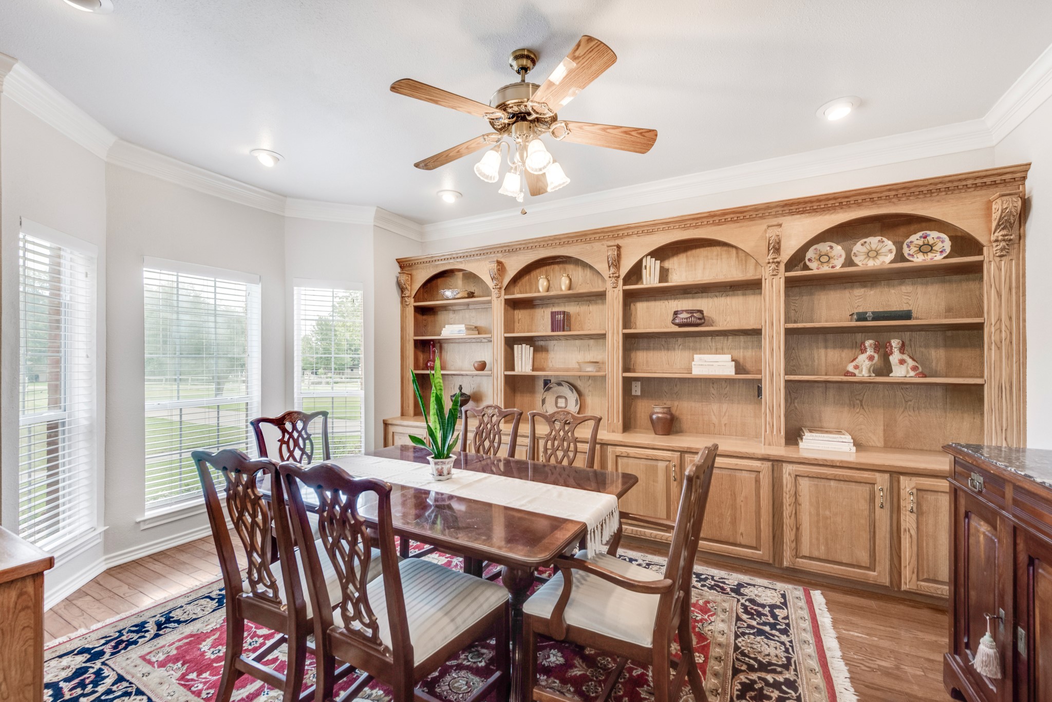 402 Hidden Oaks Lane