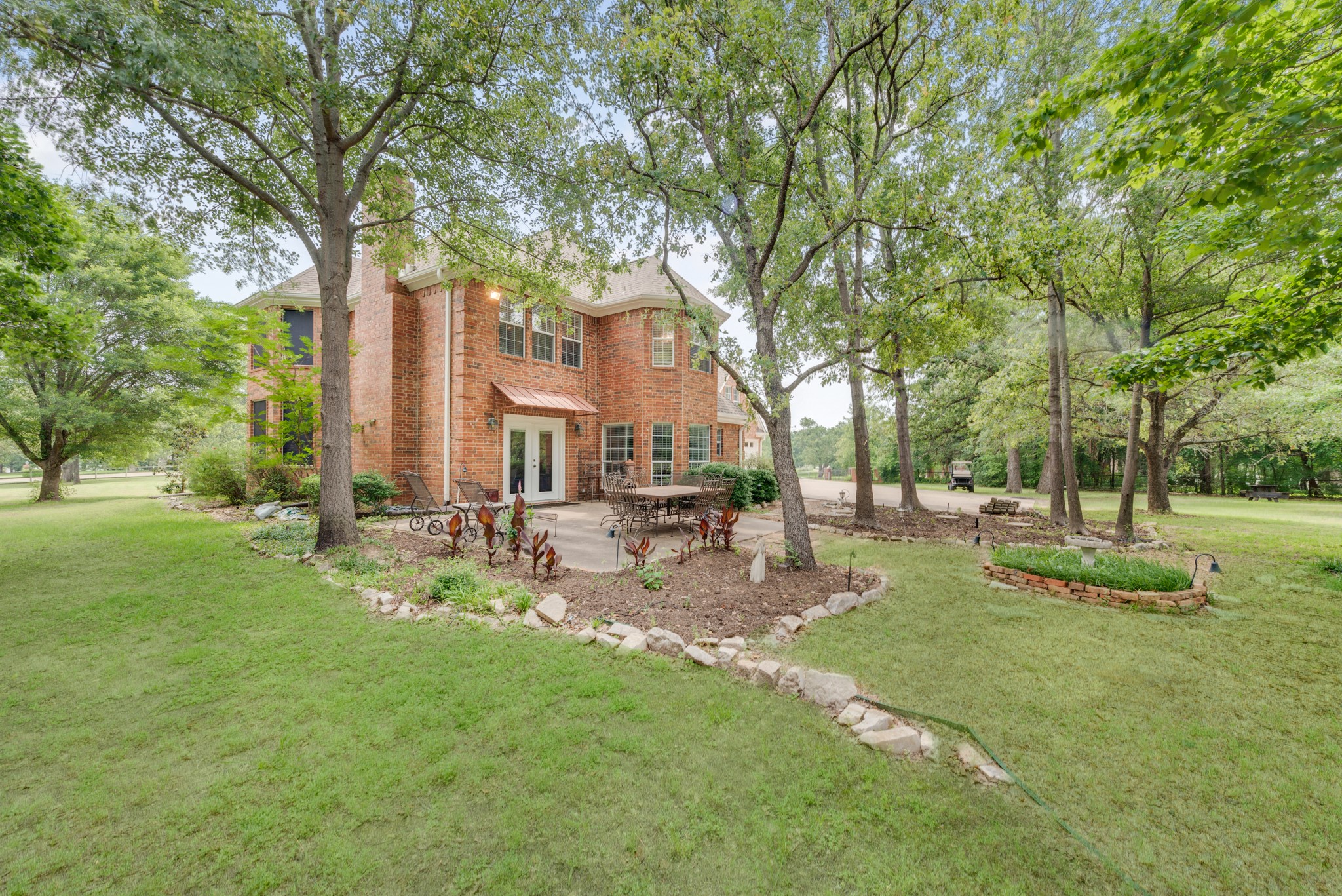 402 Hidden Oaks Lane