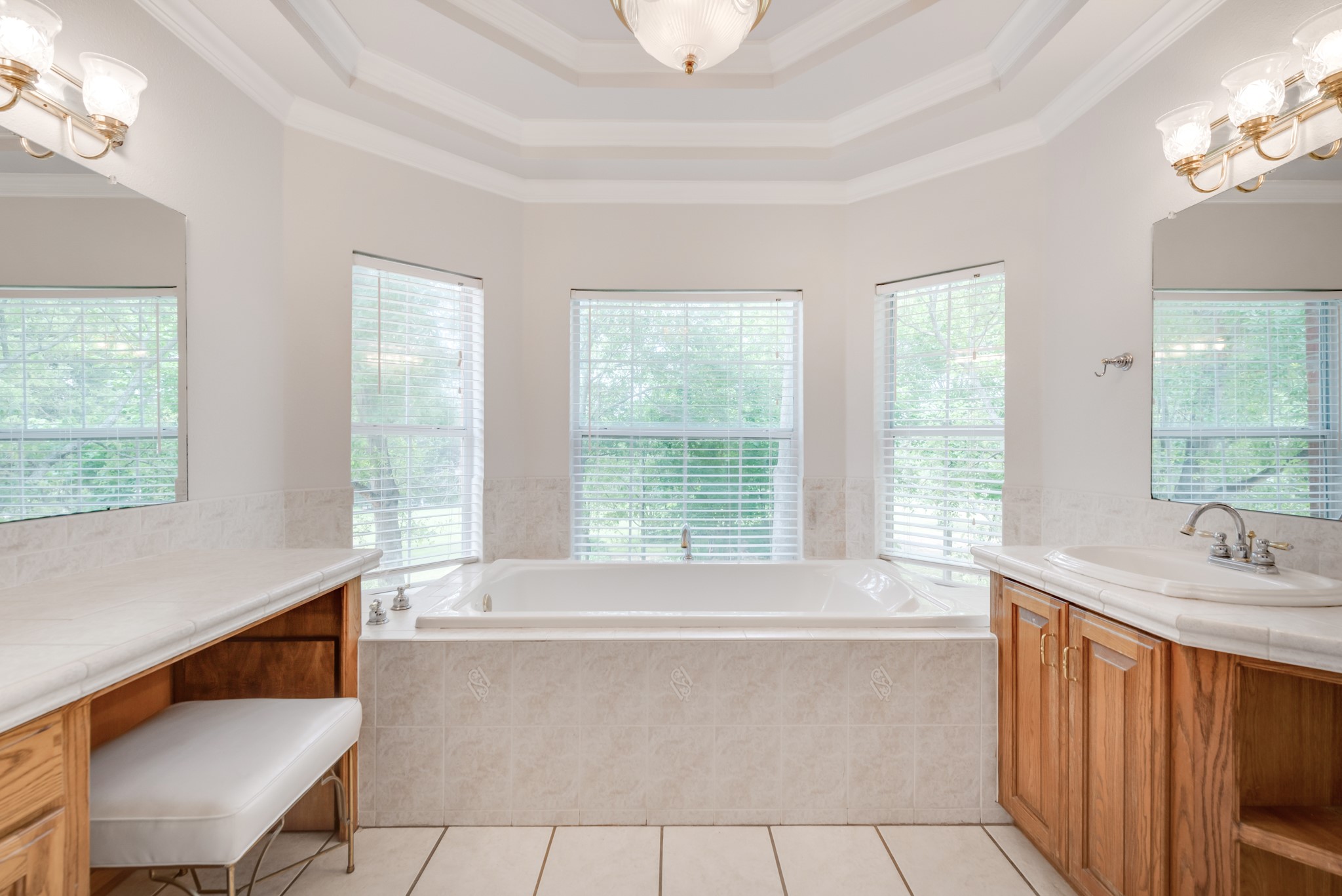 402 Hidden Oaks Lane