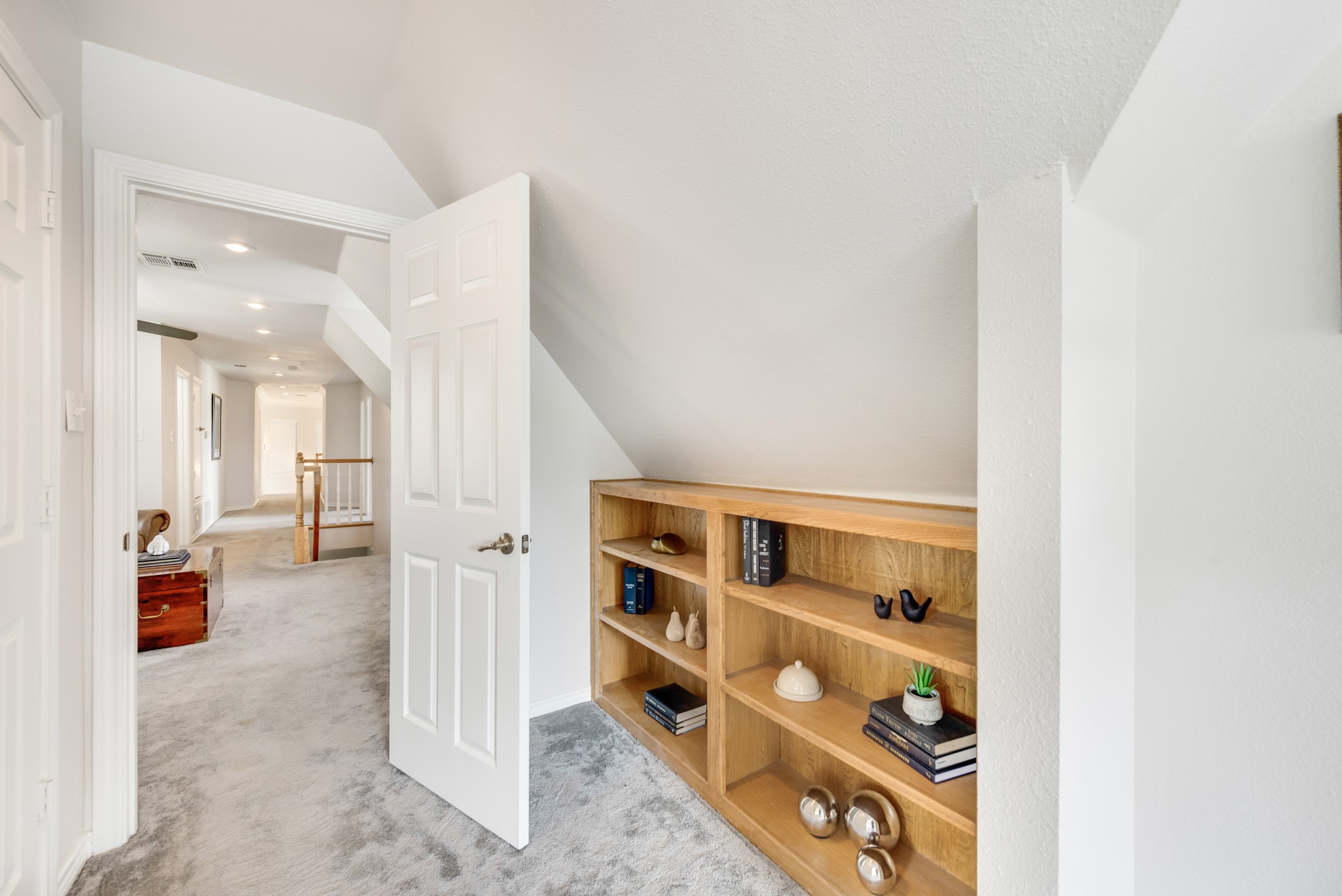 402 Hidden Oaks Lane