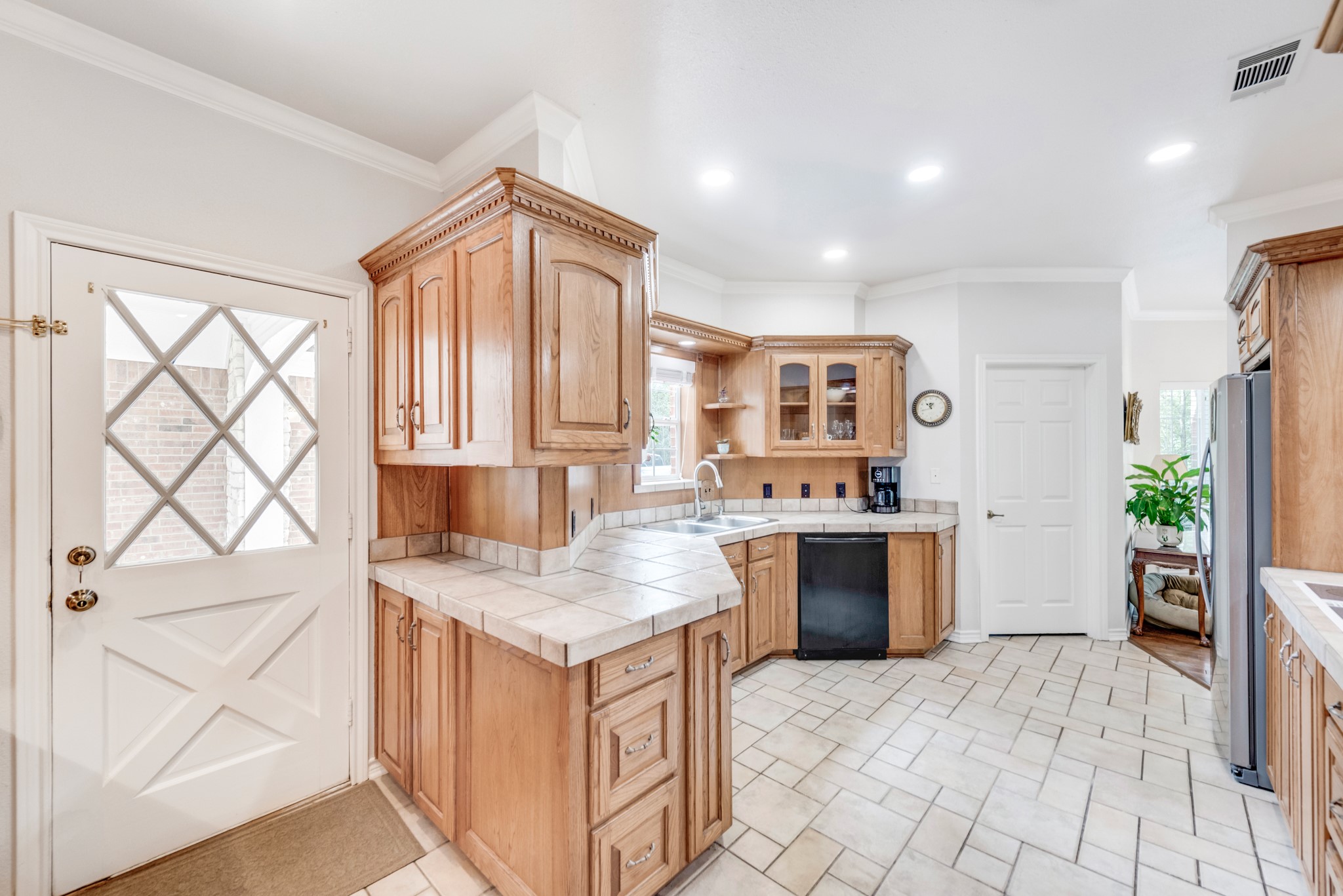 402 Hidden Oaks Lane