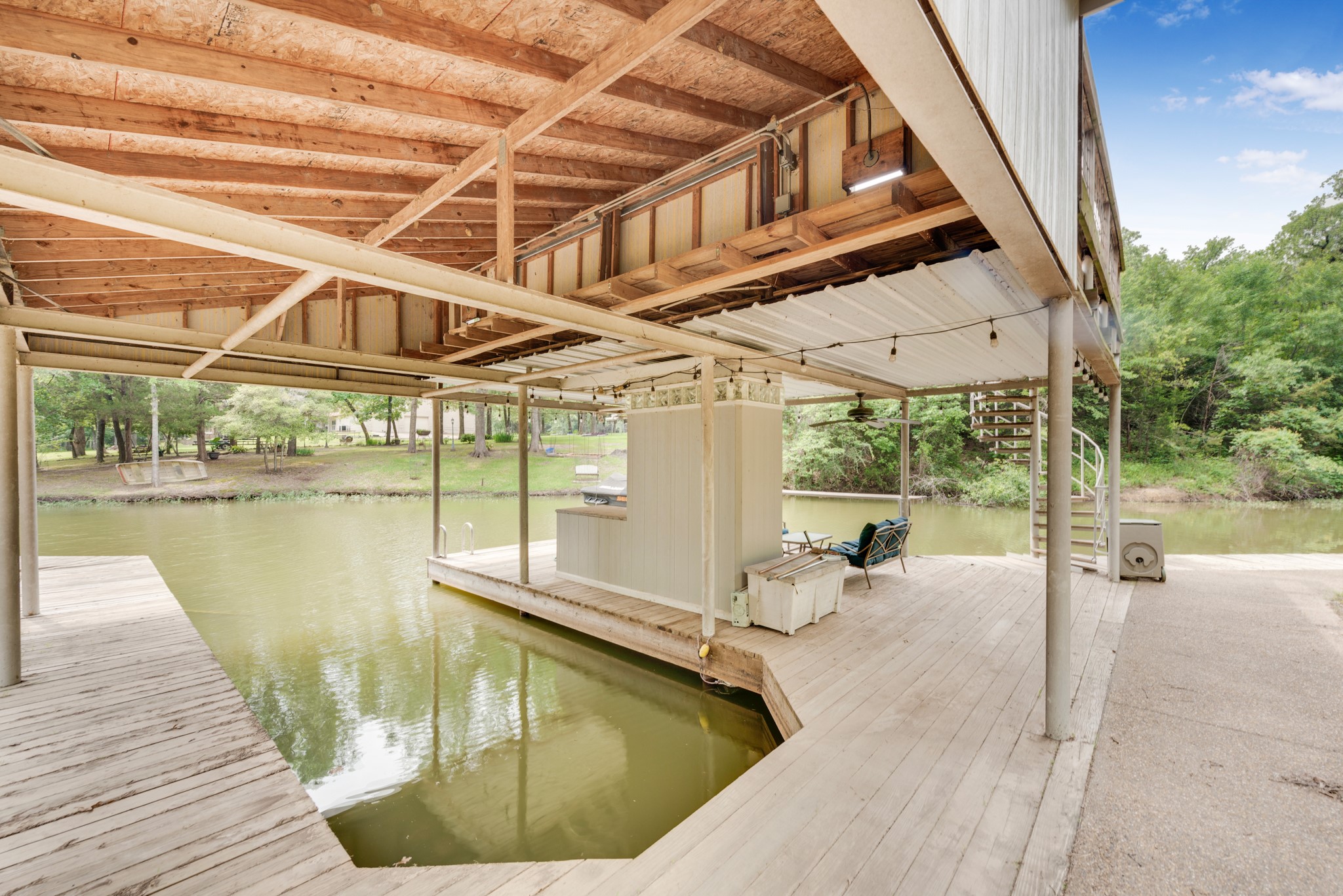 402 Hidden Oaks Lane