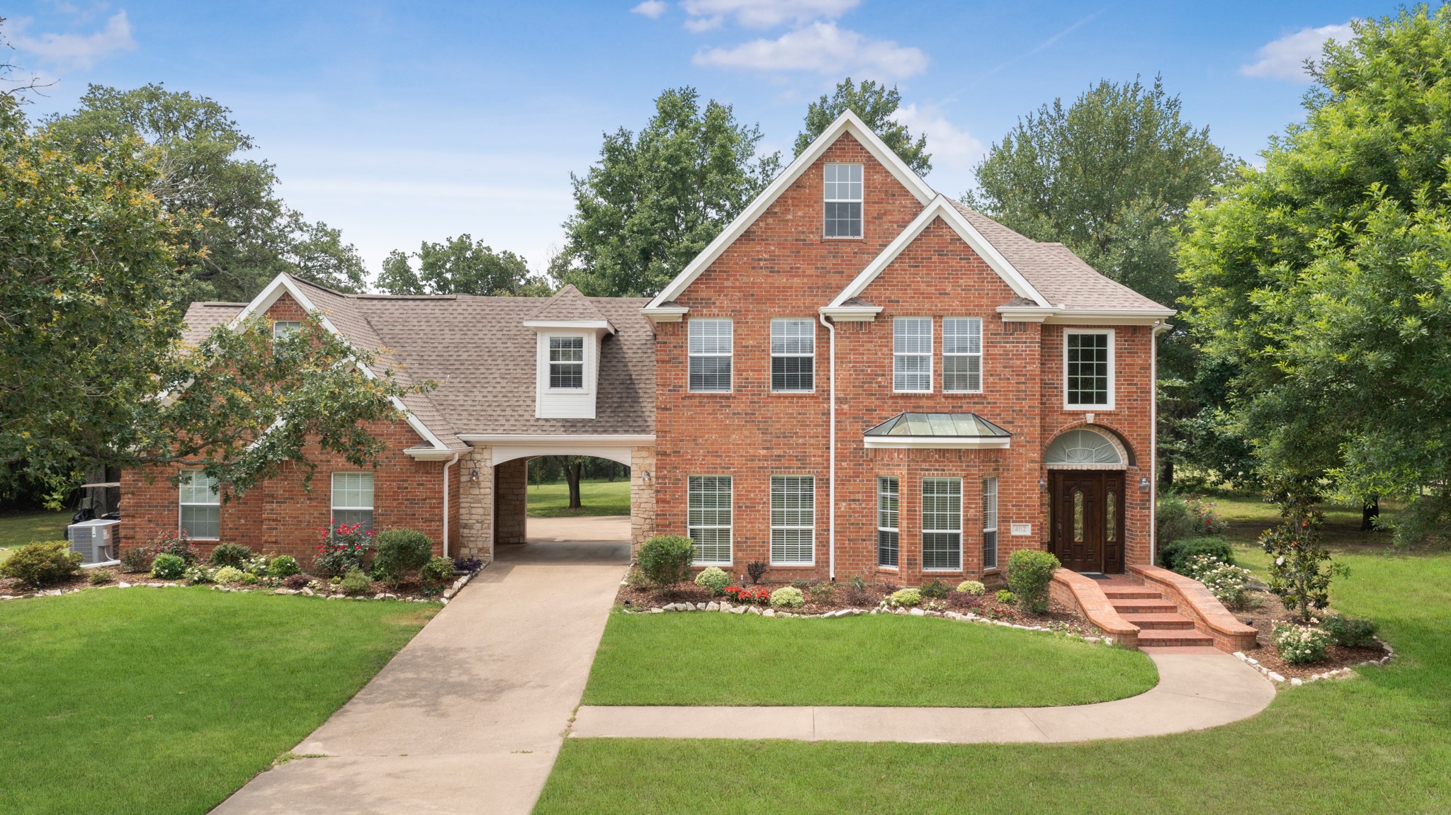 402 Hidden Oaks Lane