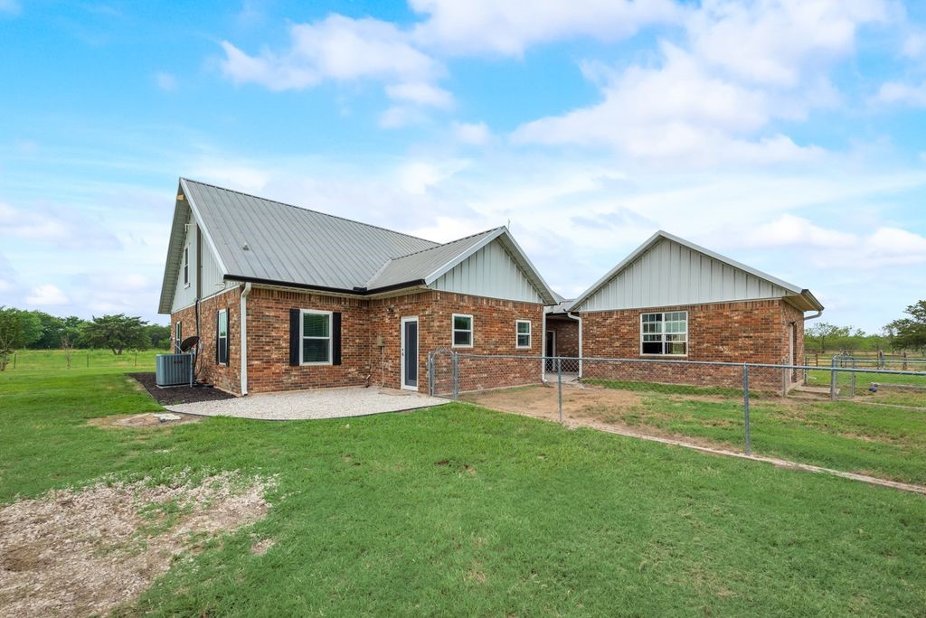 344 County Road 2171