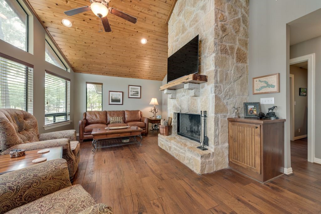 133 Lakeview Drive