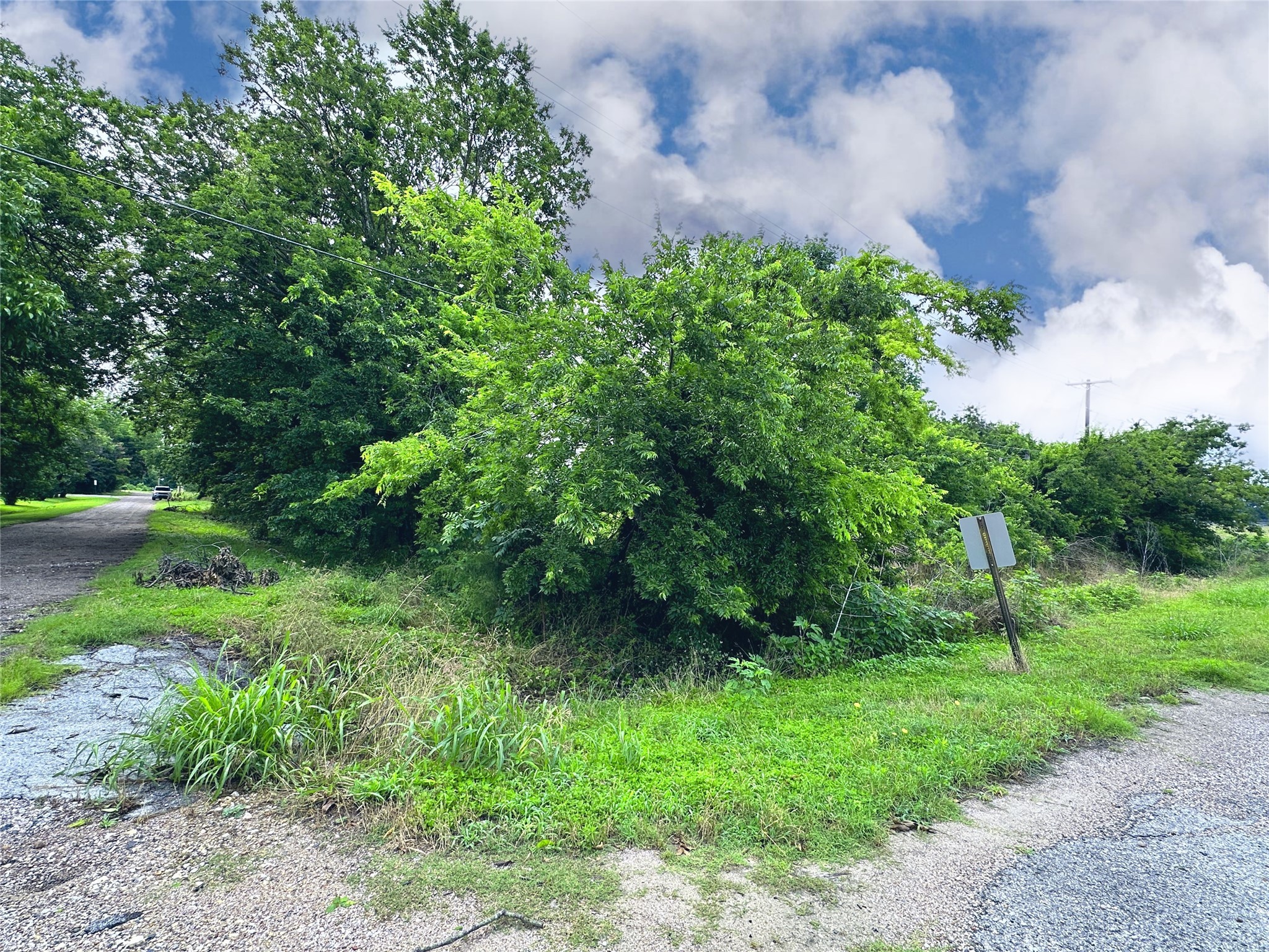 700 S Throckmorton Avenue