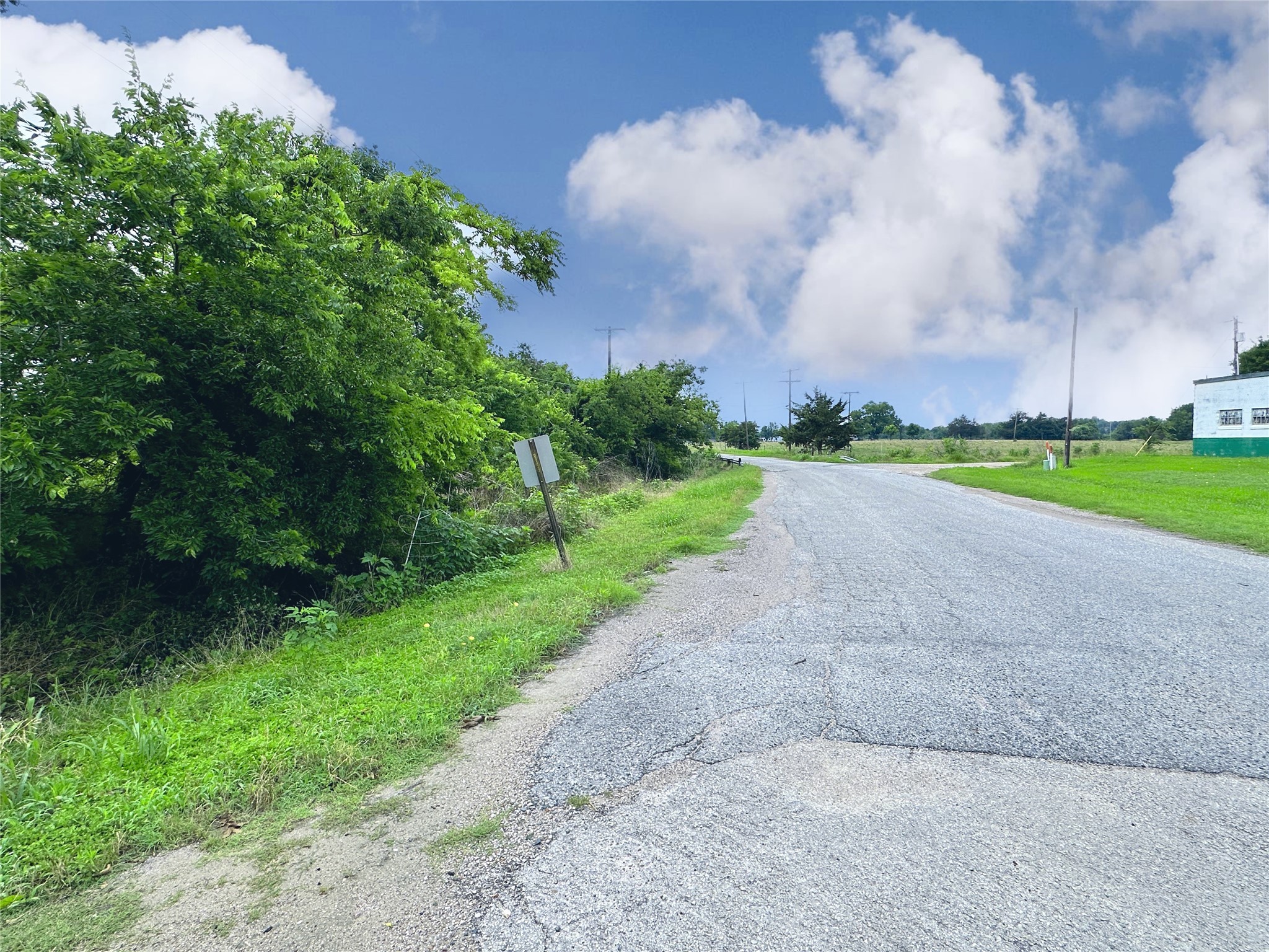 700 S Throckmorton Avenue