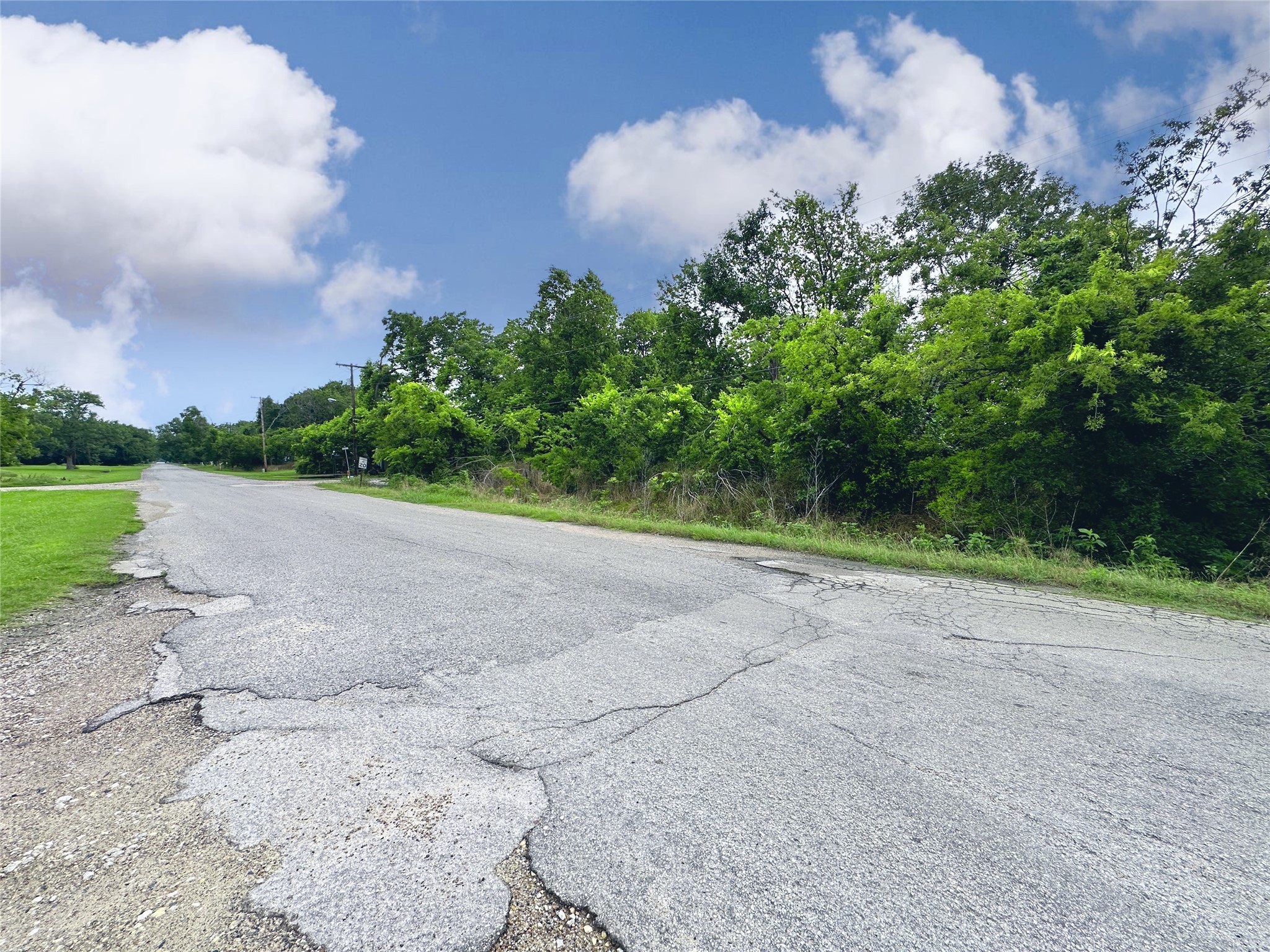 700 S Throckmorton Avenue