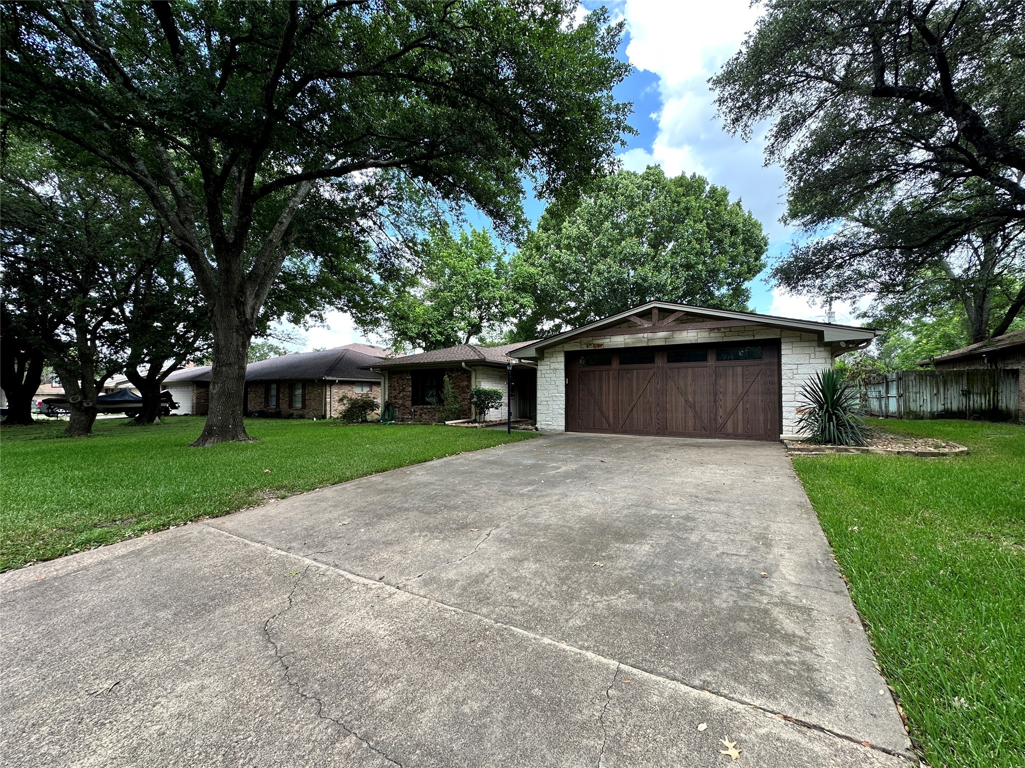120 W Drane Avenue