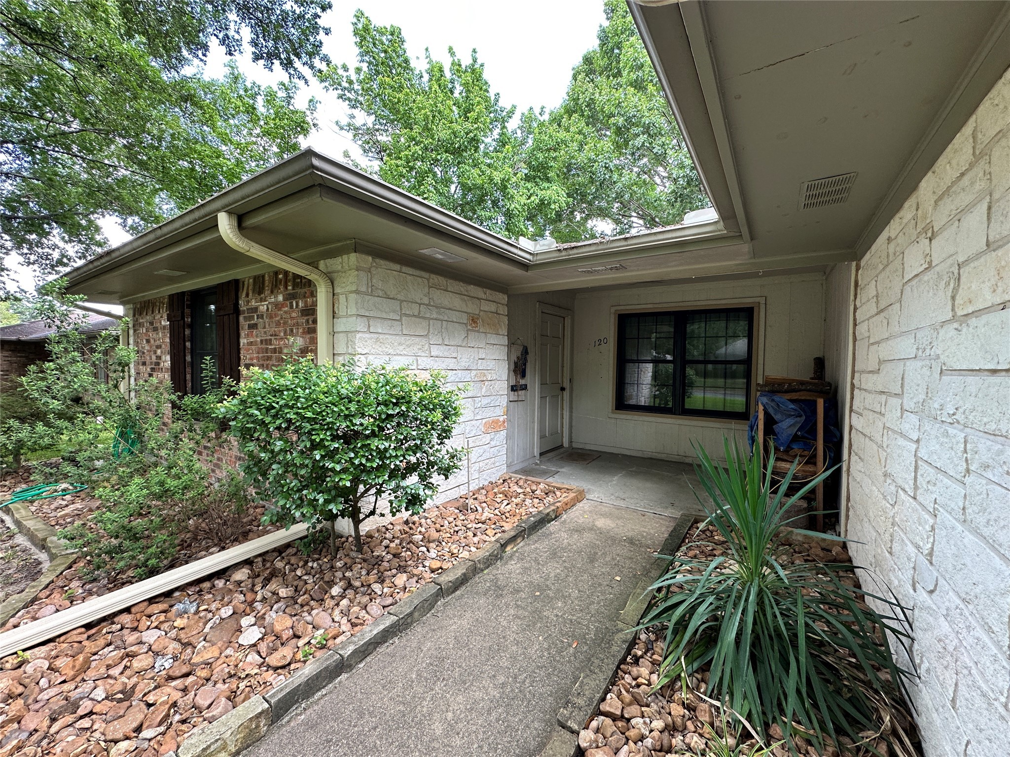 120 W Drane Avenue