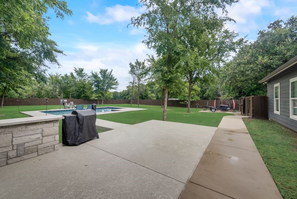 733 Waters Edge Drive
