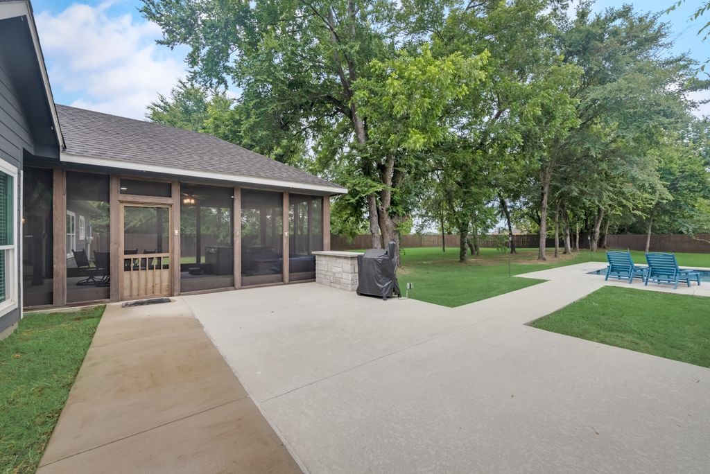733 Waters Edge Drive
