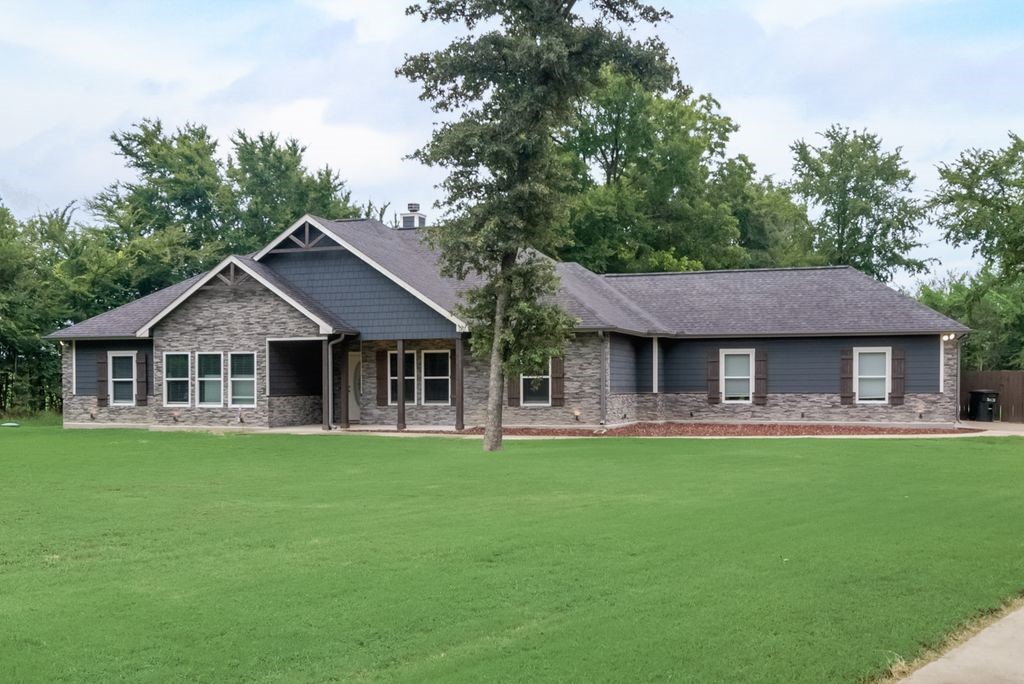 733 Waters Edge Drive