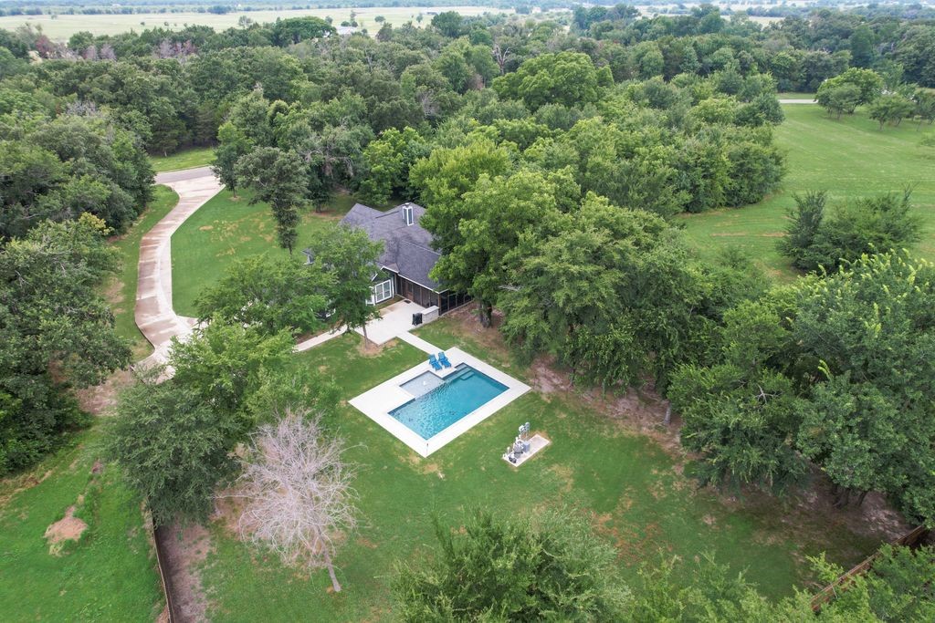 733 Waters Edge Drive