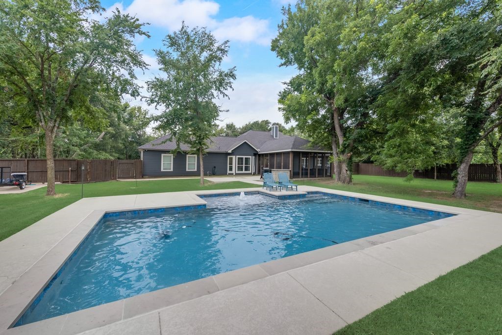 733 Waters Edge Drive