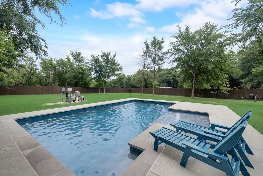 733 Waters Edge Drive
